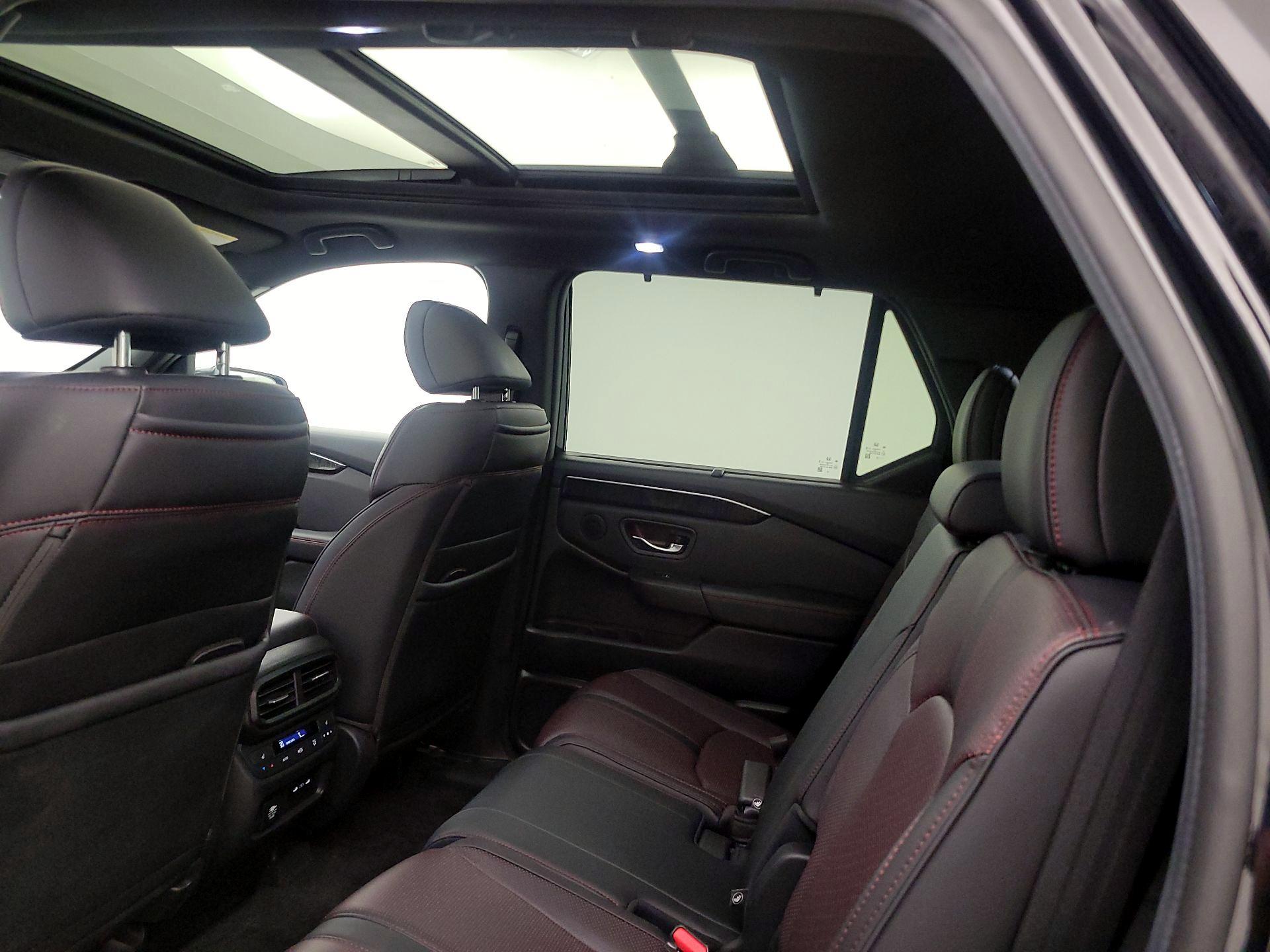 Thumbnail: 2025 Honda Pilot - 20