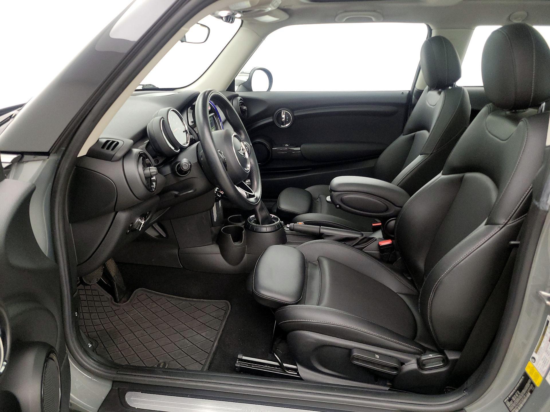 Thumbnail: 2017 MINI Cooper Hardtop - 11