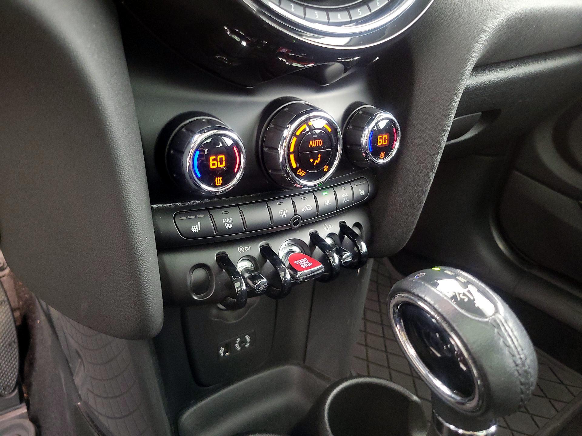 Thumbnail: 2017 MINI Cooper Hardtop - 15