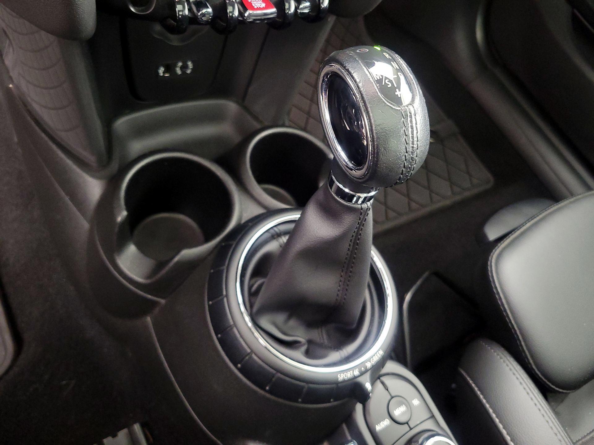 Thumbnail: 2017 MINI Cooper Hardtop - 16