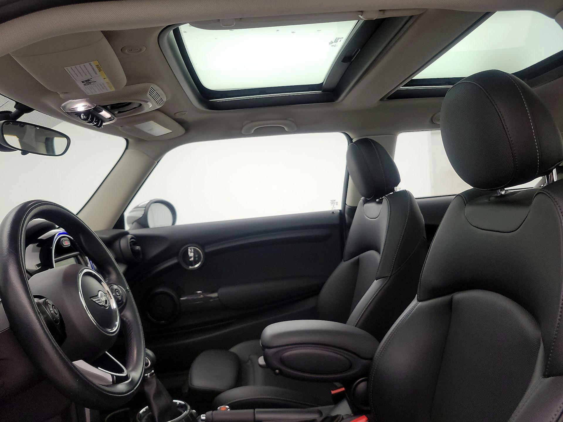 Thumbnail: 2017 MINI Cooper Hardtop - 18