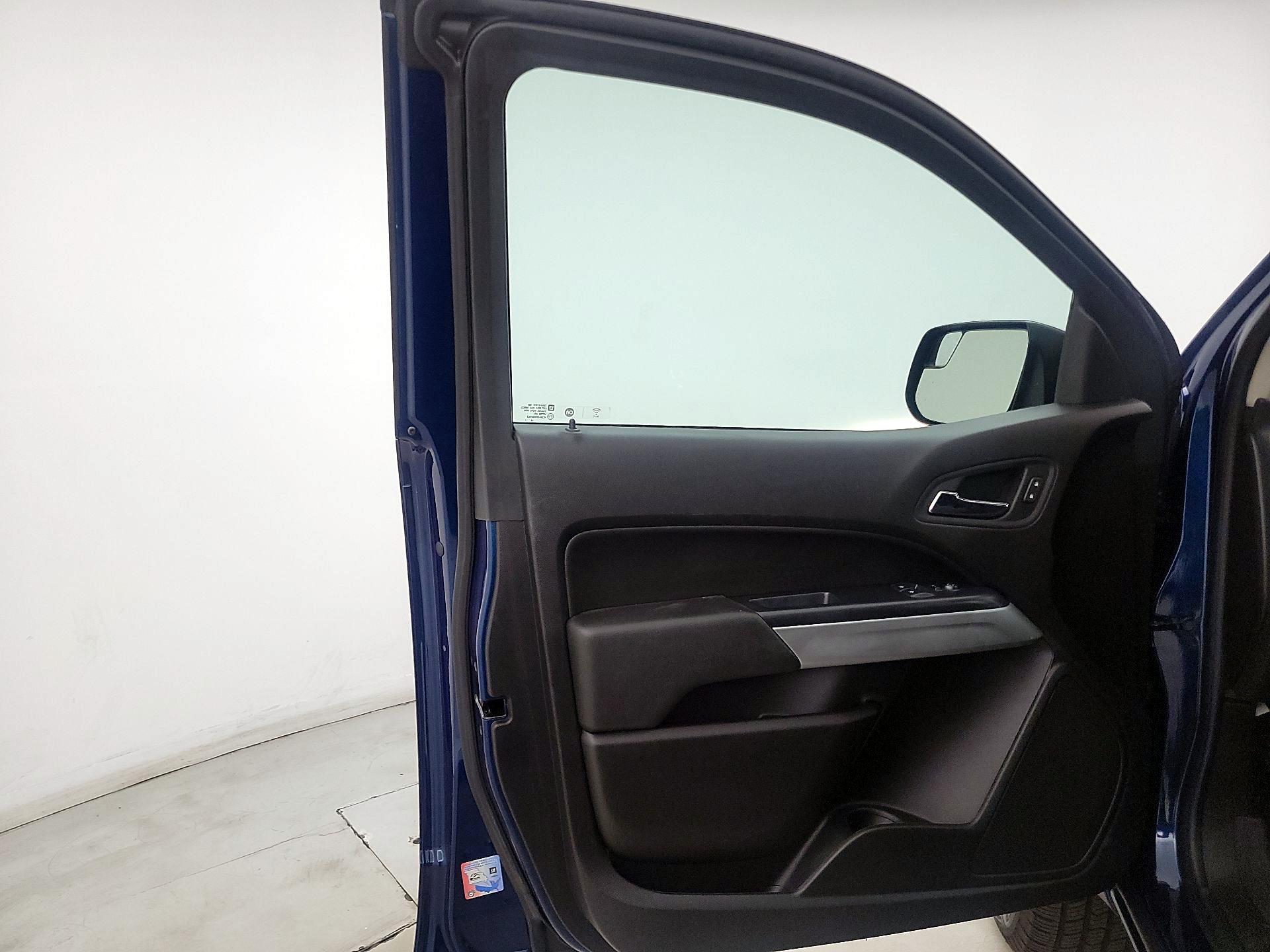 Thumbnail: 2019 Chevrolet Colorado - 12