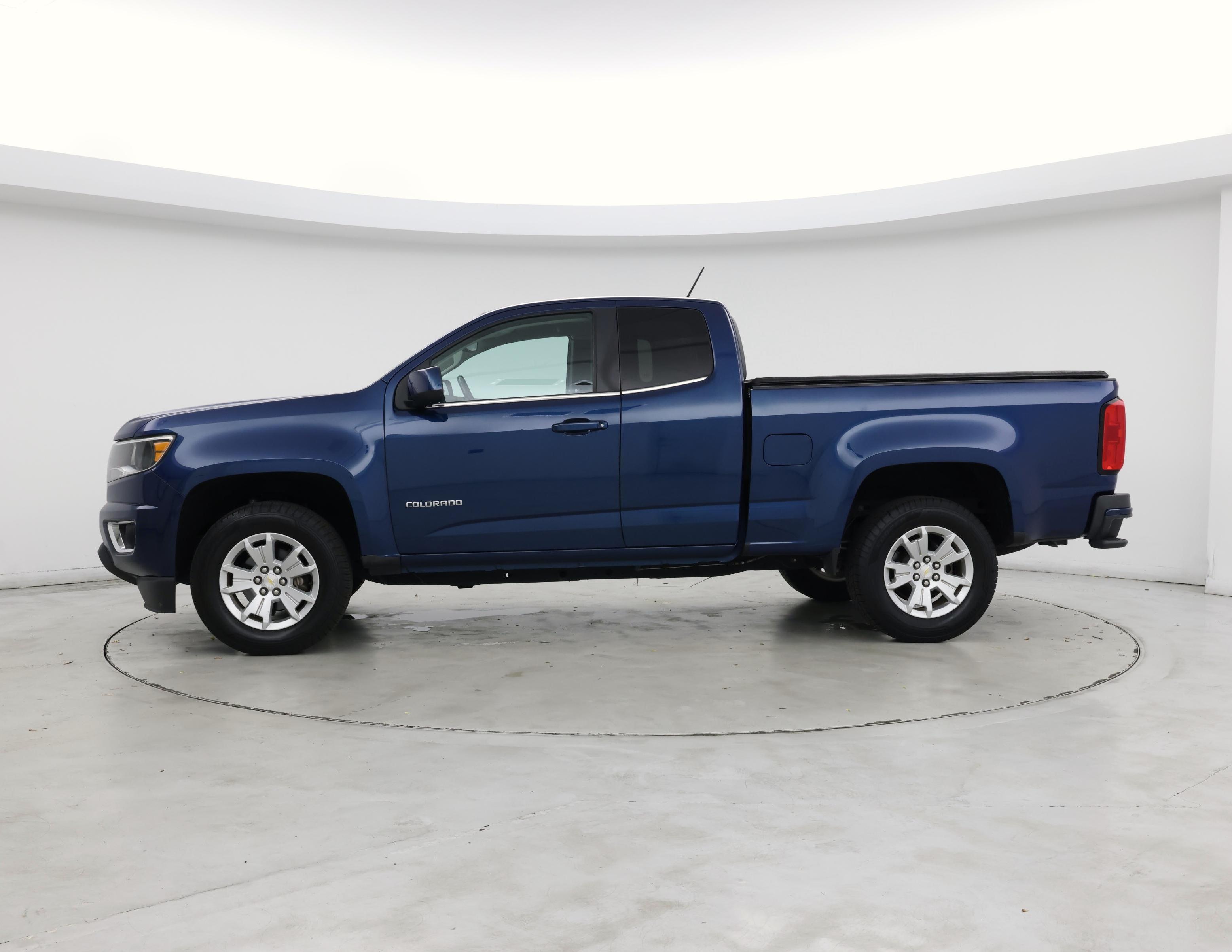 Thumbnail: 2019 Chevrolet Colorado - 3