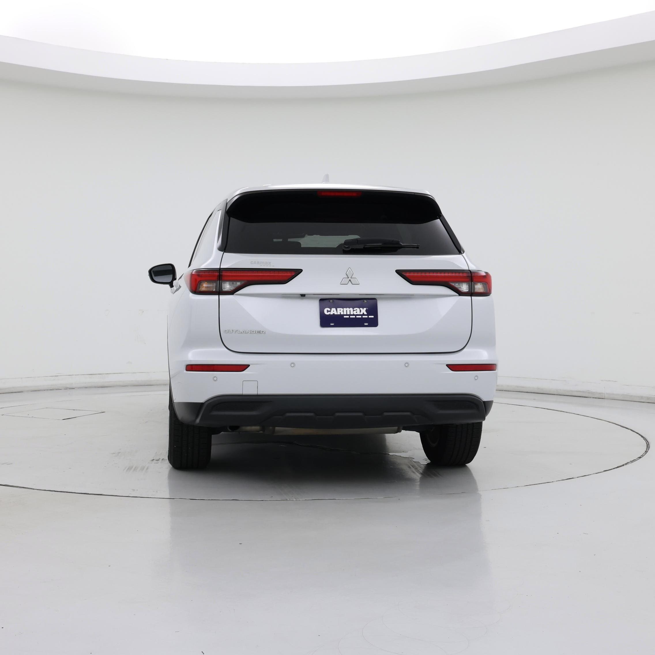Thumbnail: 2023 Mitsubishi Outlander - 6