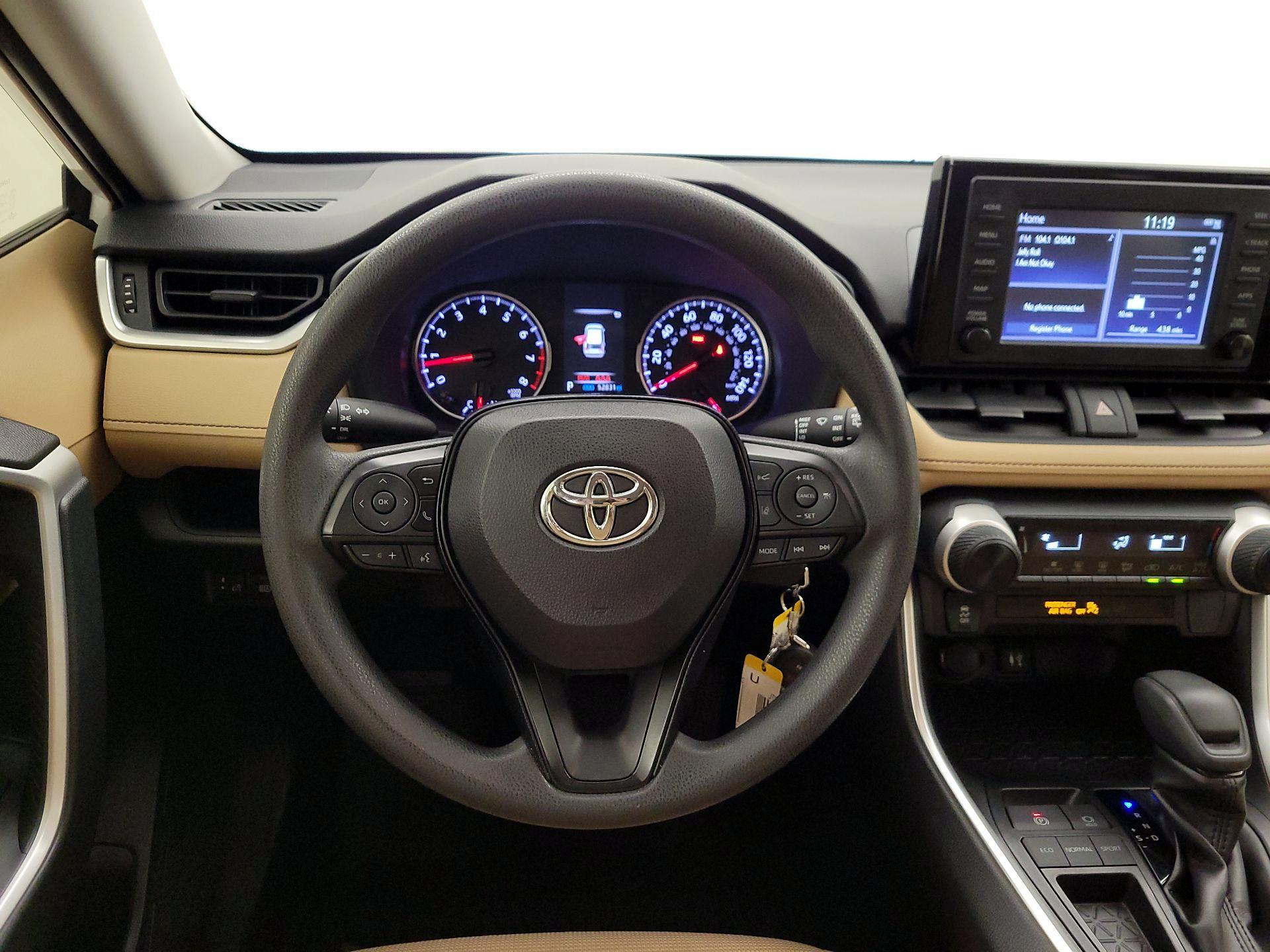 Thumbnail: 2019 Toyota RAV4 - 10
