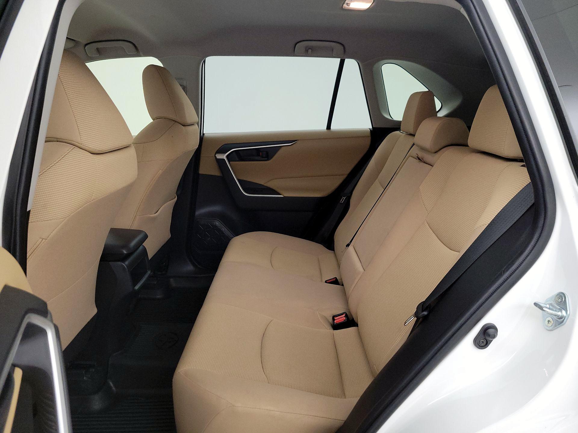 Thumbnail: 2019 Toyota RAV4 - 20