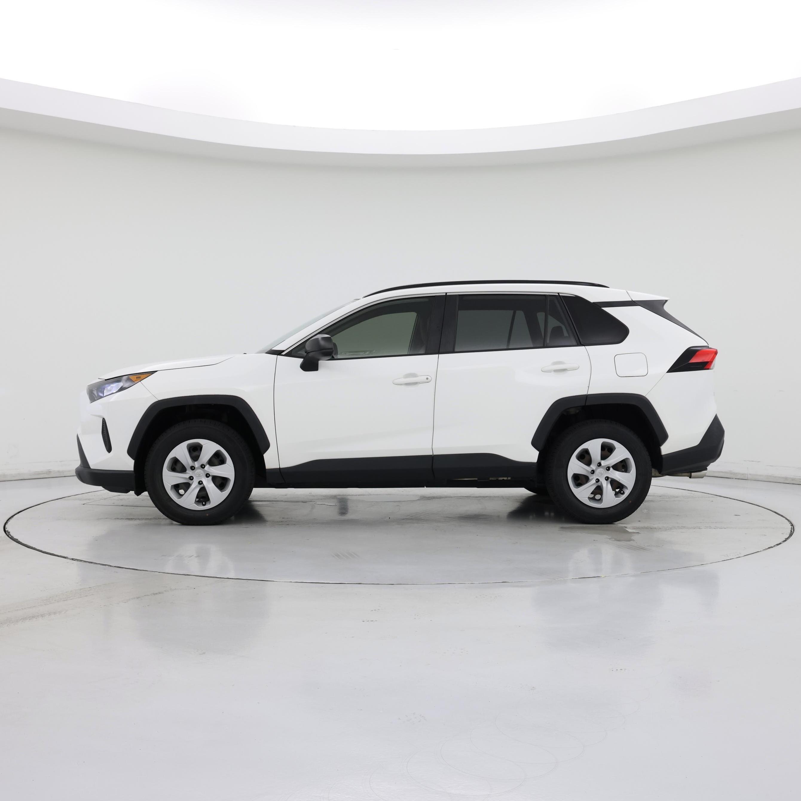 Thumbnail: 2019 Toyota RAV4 - 3