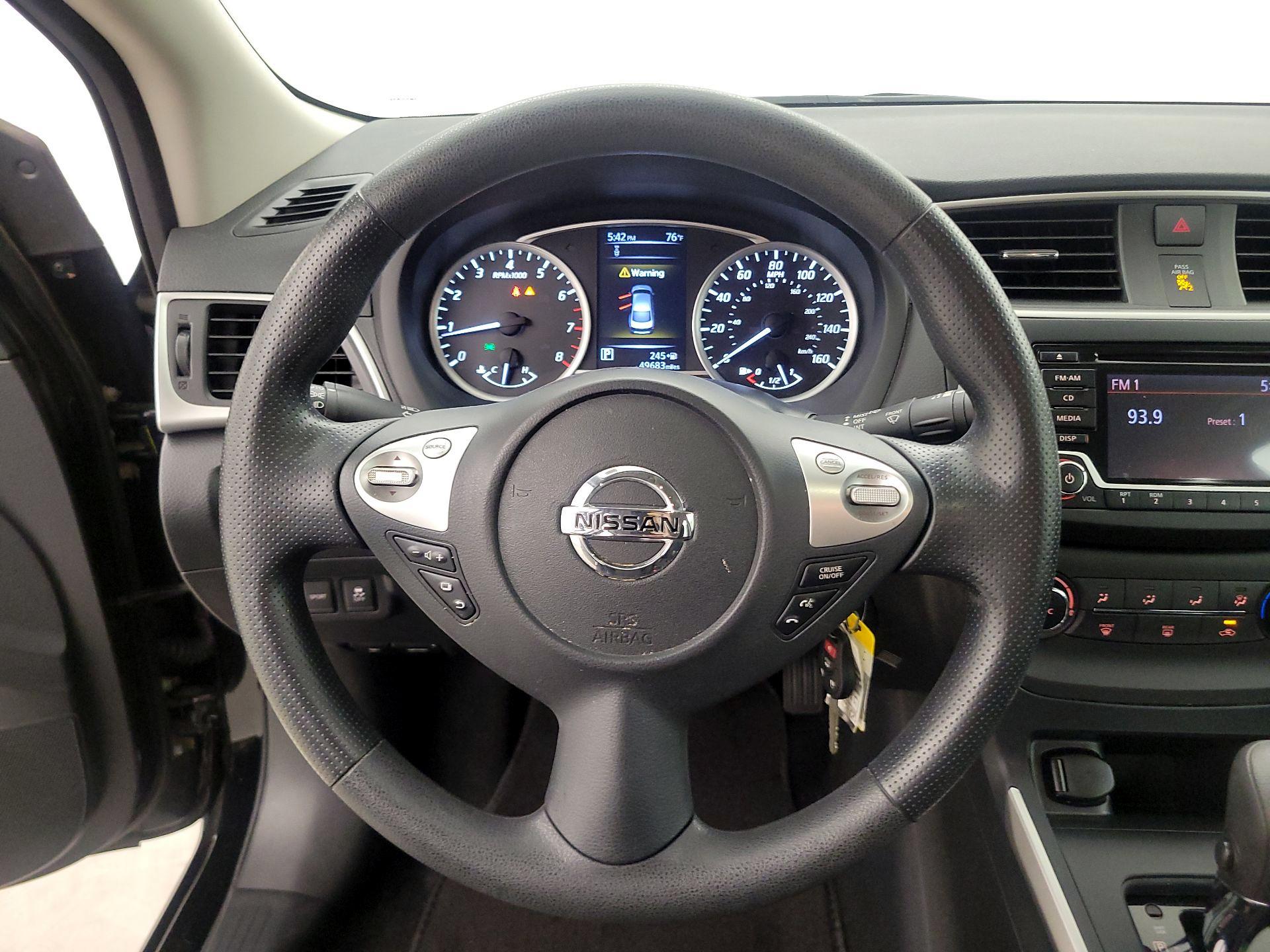 Thumbnail: 2018 Nissan Sentra - 10