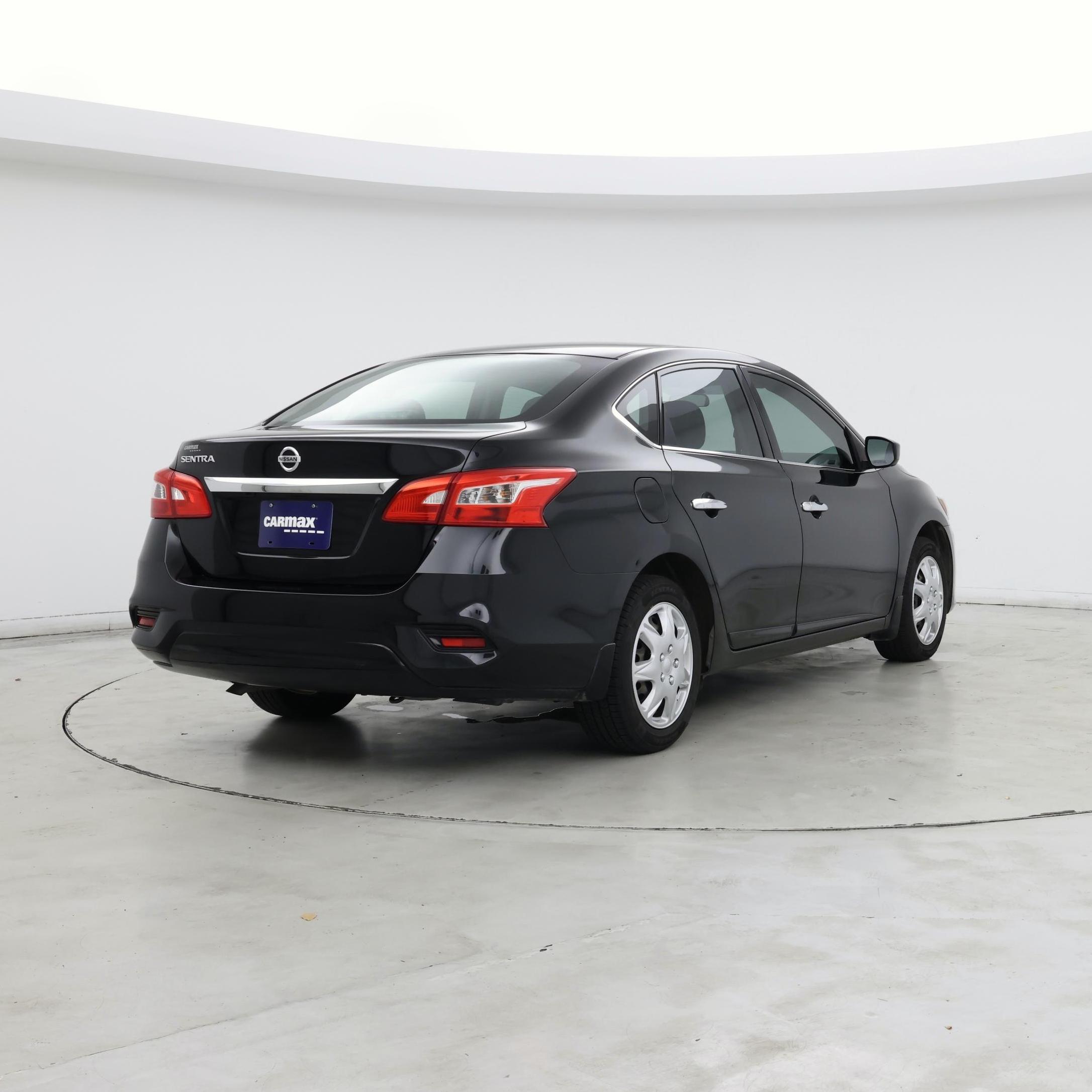 Thumbnail: 2018 Nissan Sentra - 8