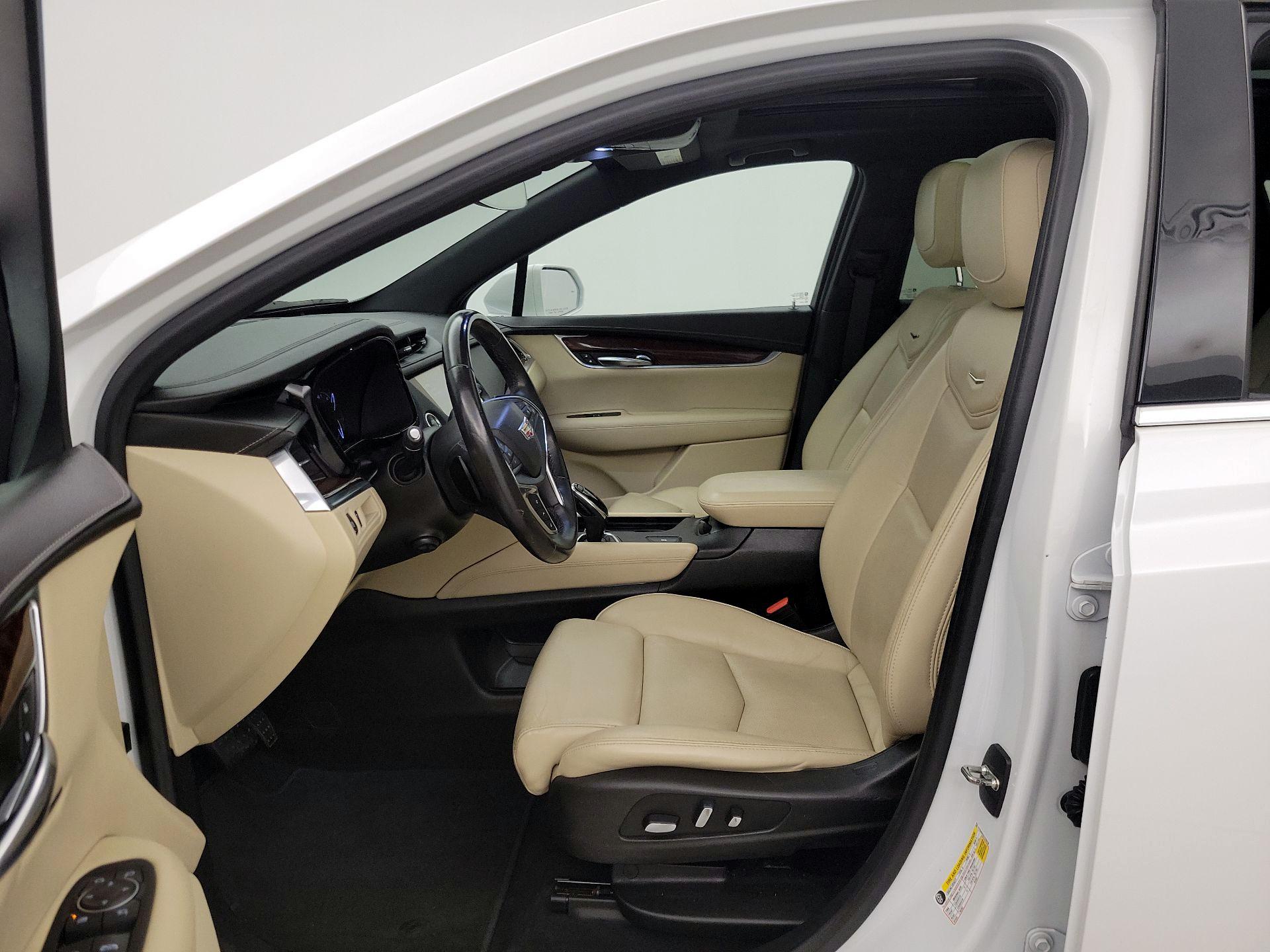 Thumbnail: 2017 Cadillac XT5 - 11