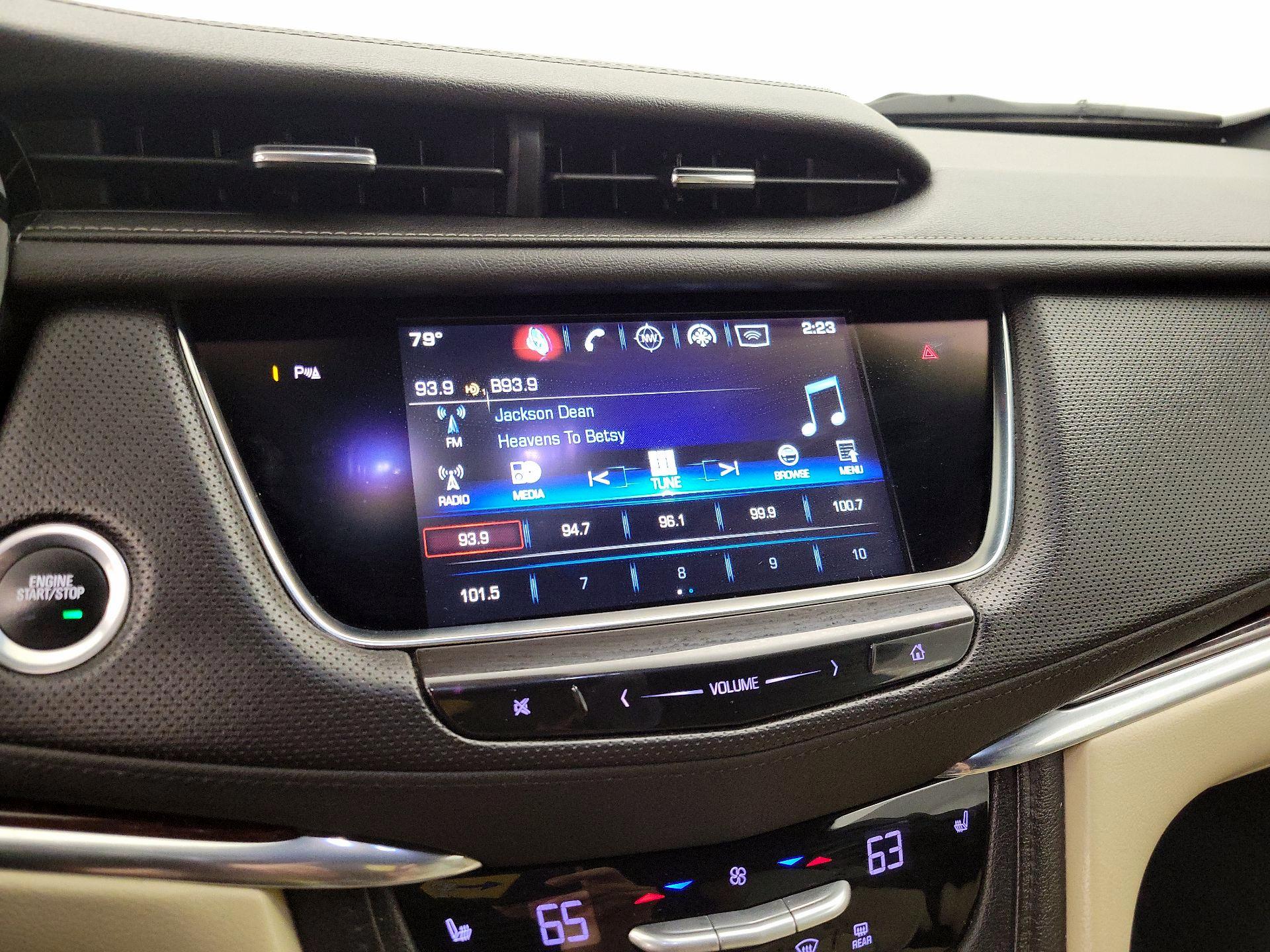 Thumbnail: 2017 Cadillac XT5 - 15