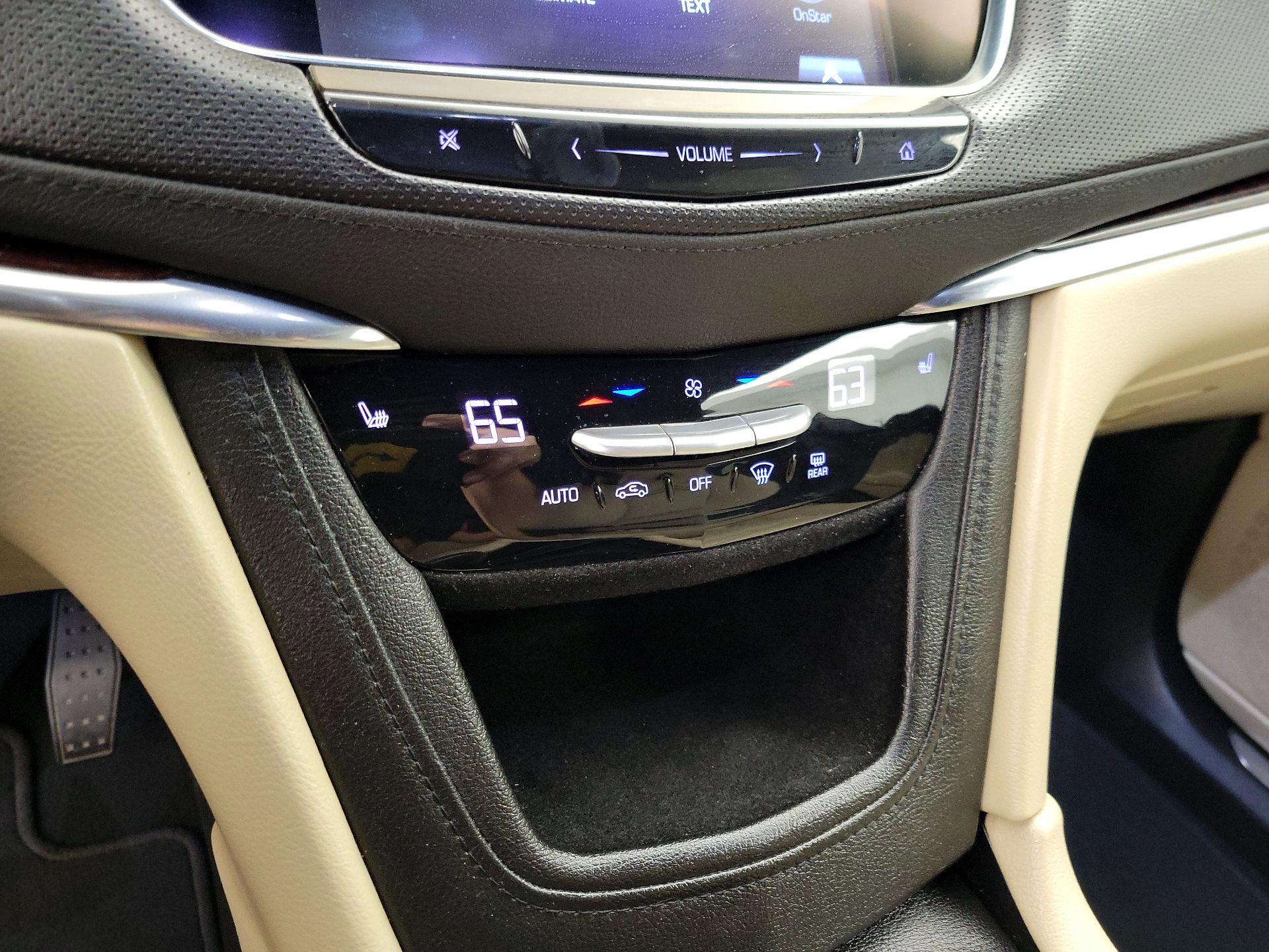 Thumbnail: 2017 Cadillac XT5 - 16