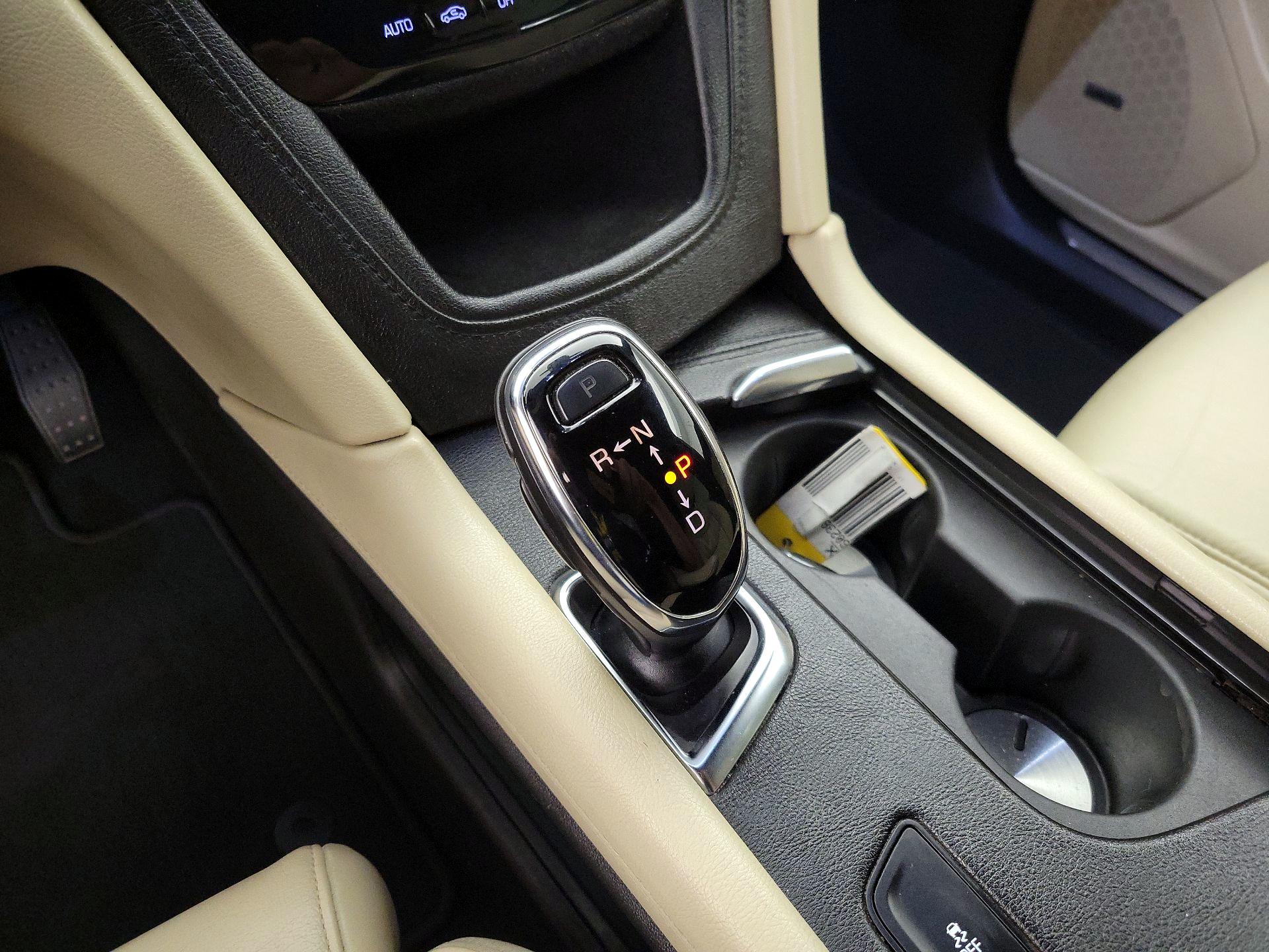 Thumbnail: 2017 Cadillac XT5 - 17