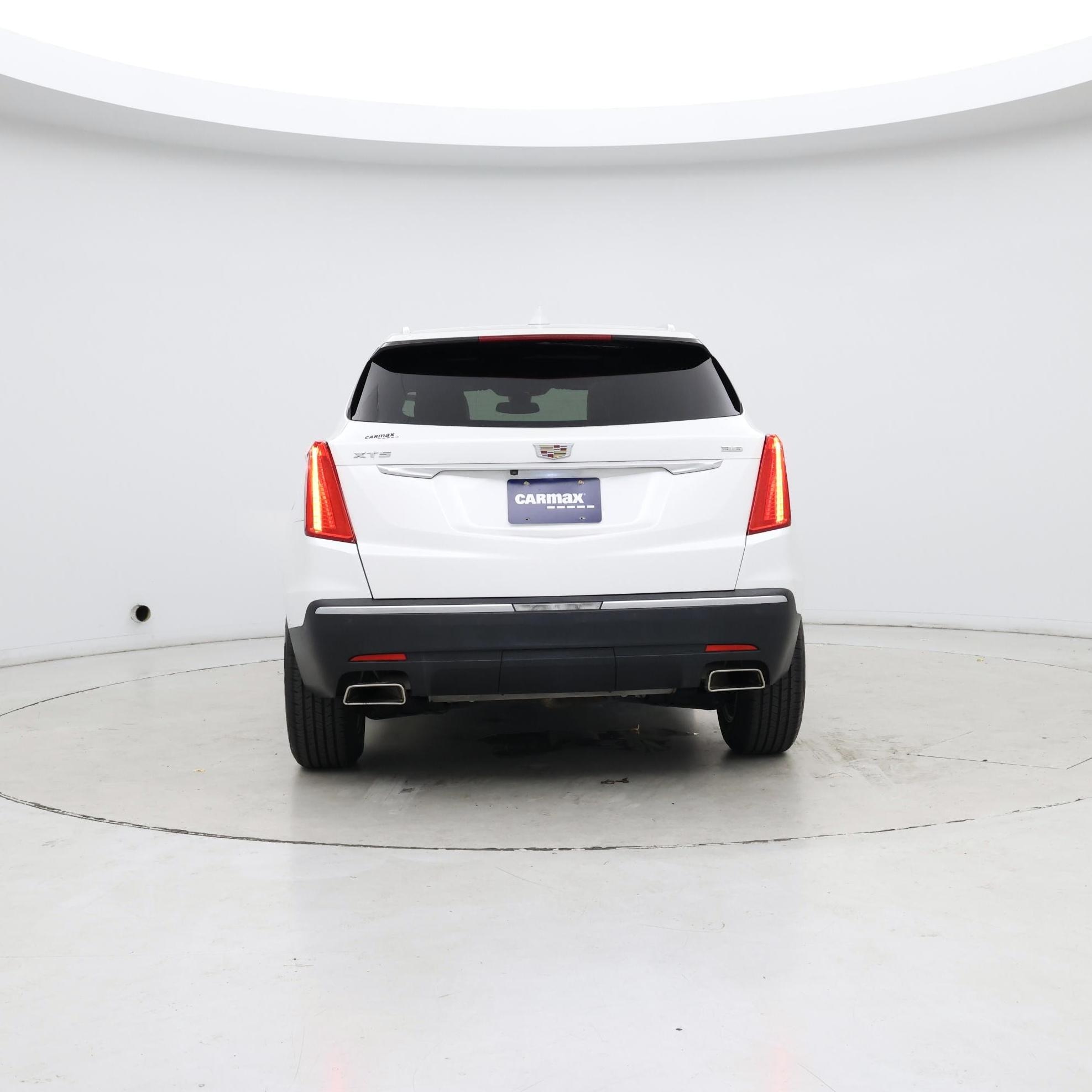 Thumbnail: 2017 Cadillac XT5 - 6