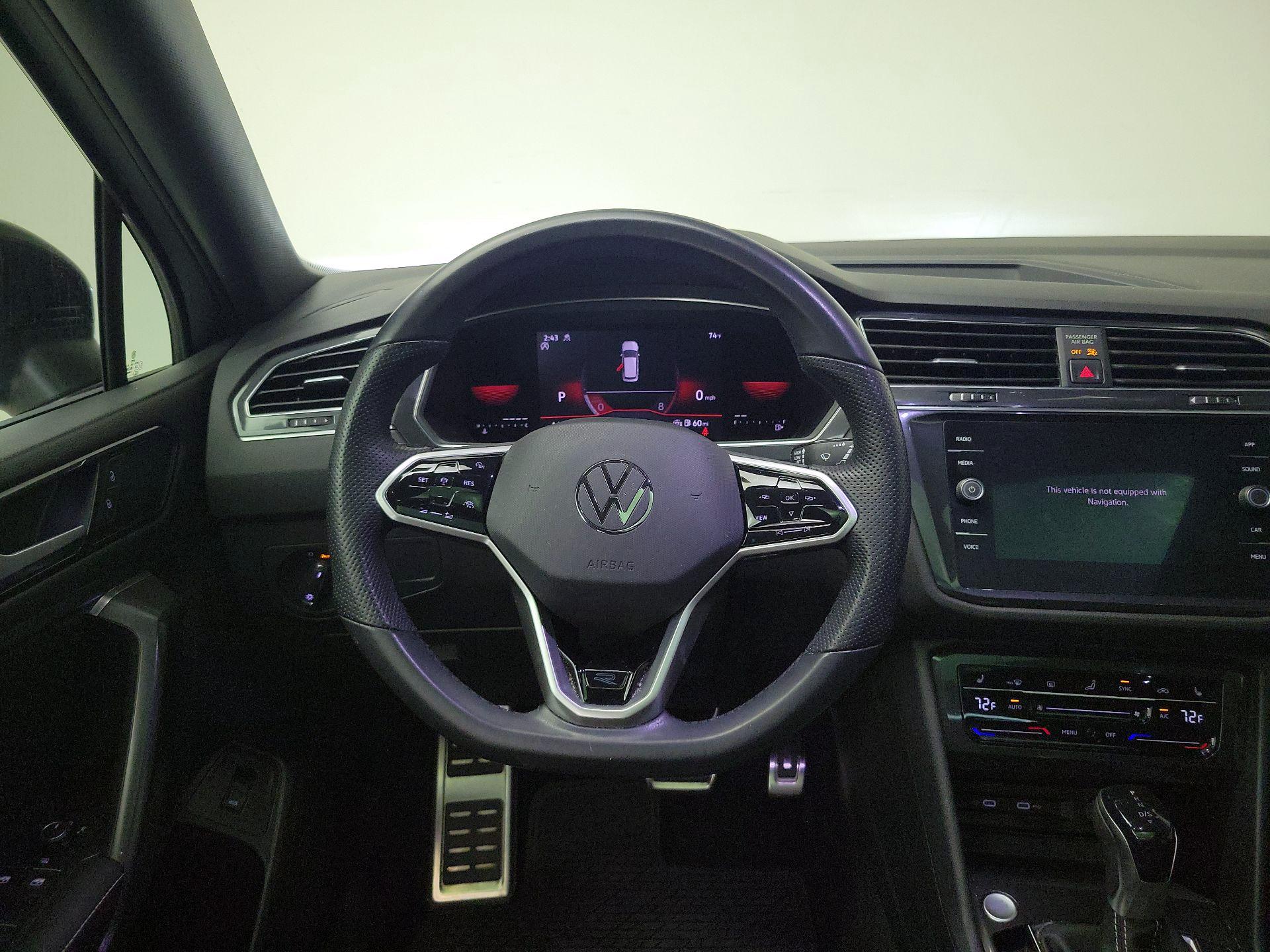 Thumbnail: 2022 Volkswagen Tiguan - 10