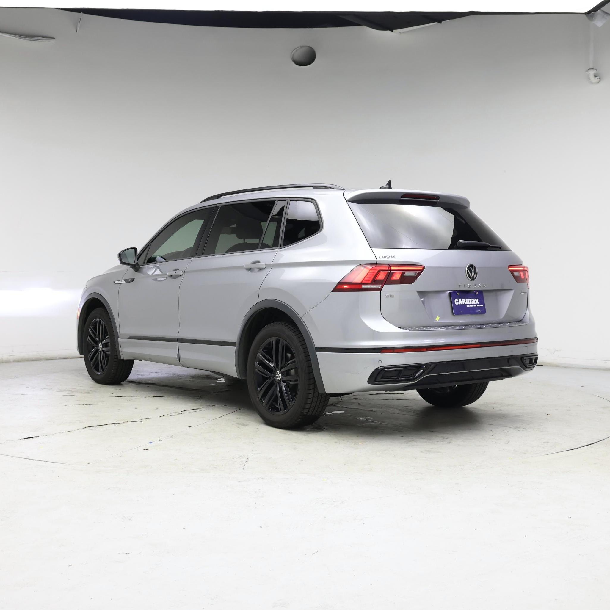 Thumbnail: 2022 Volkswagen Tiguan - 2