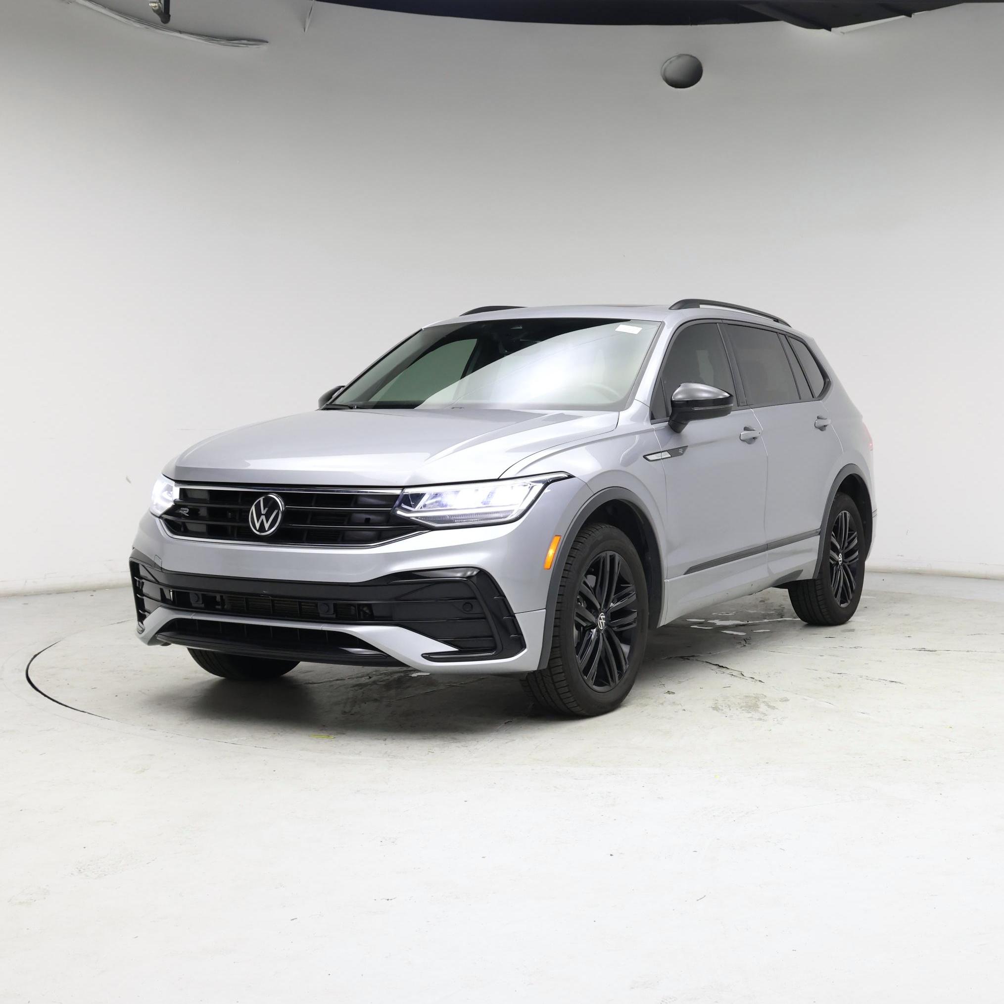 Thumbnail: 2022 Volkswagen Tiguan - 4