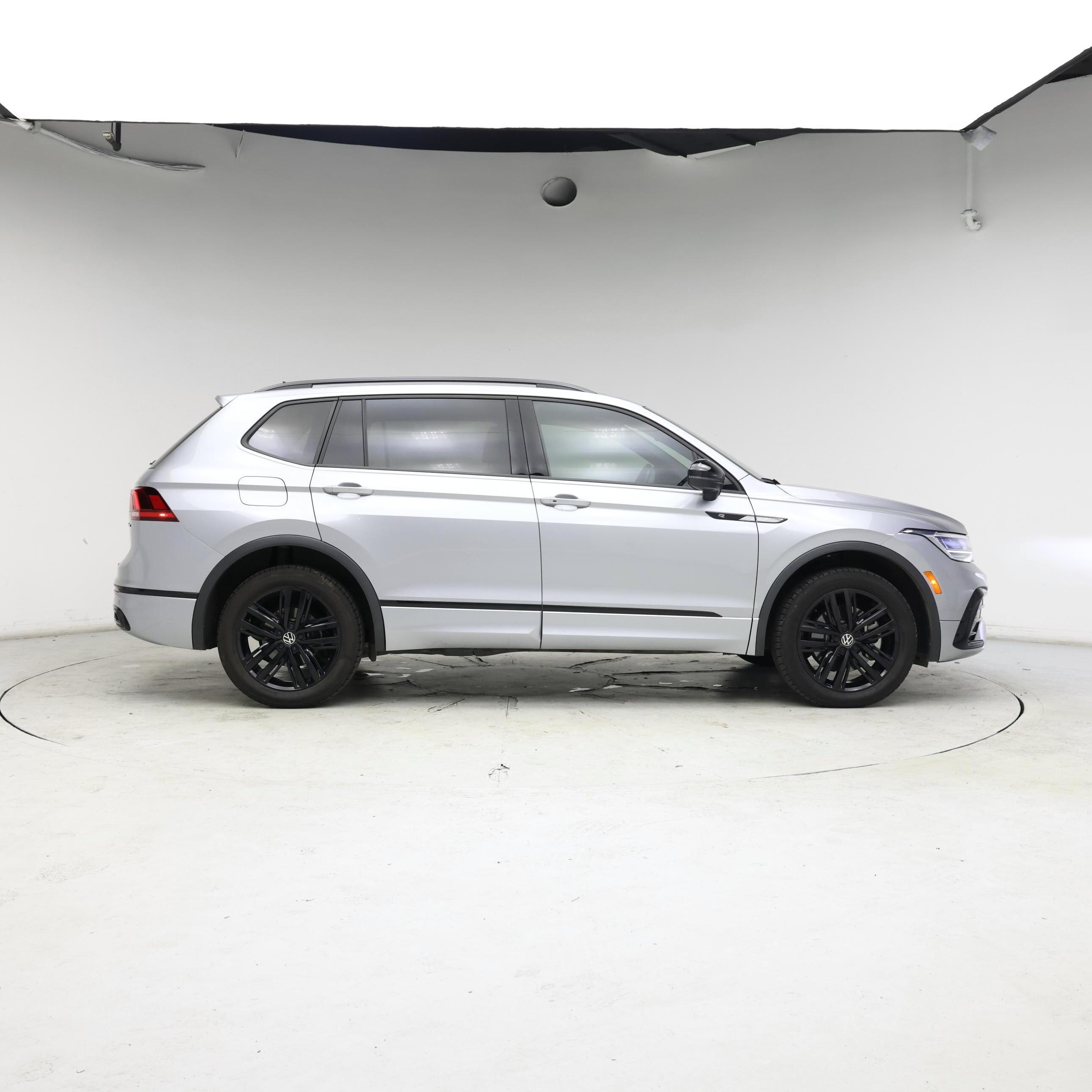Thumbnail: 2022 Volkswagen Tiguan - 7