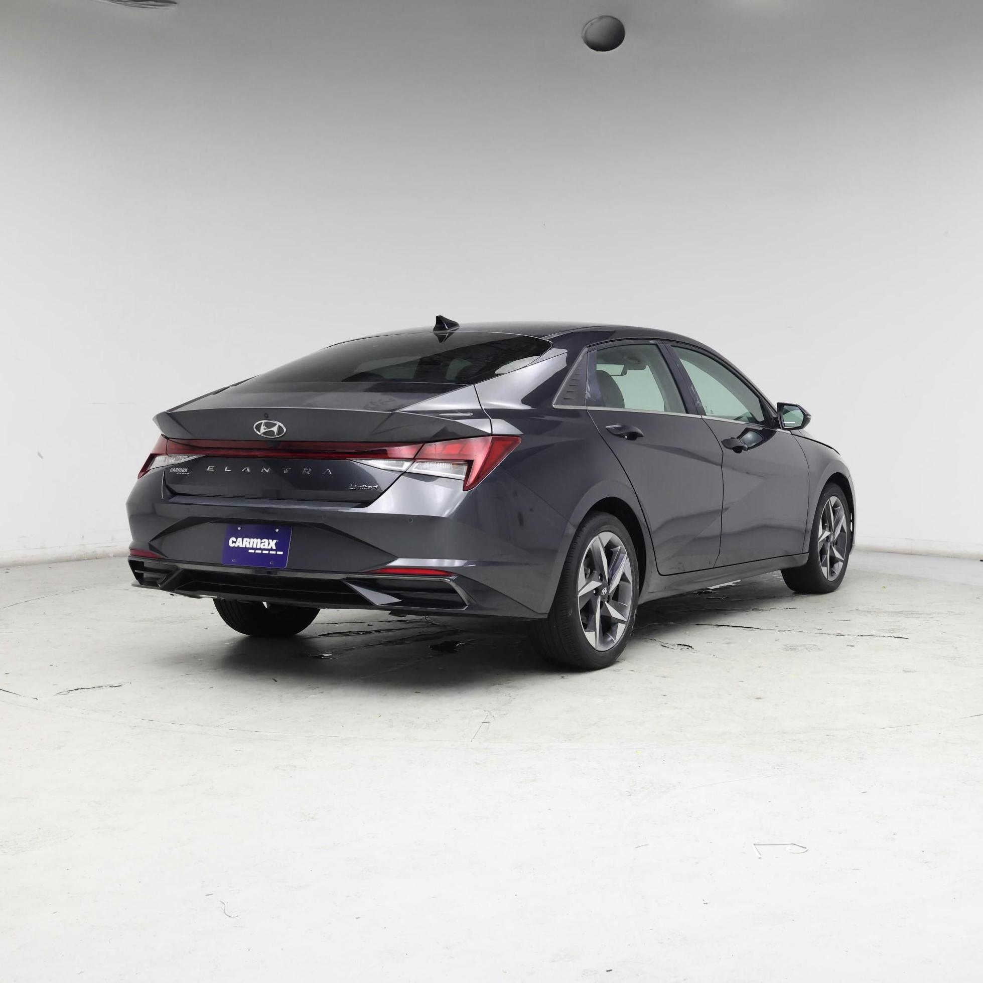 Thumbnail: 2023 Hyundai Elantra - 8
