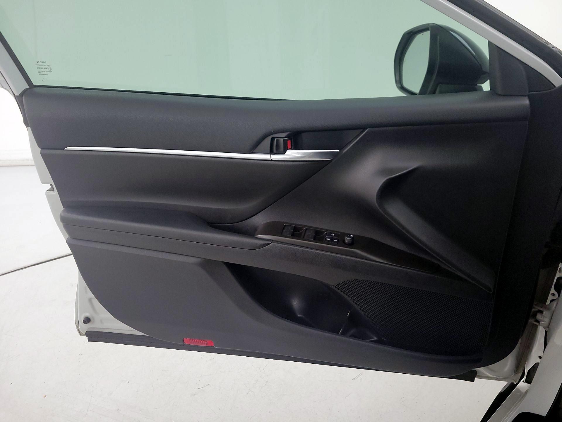 Thumbnail: 2021 Toyota Camry - 12