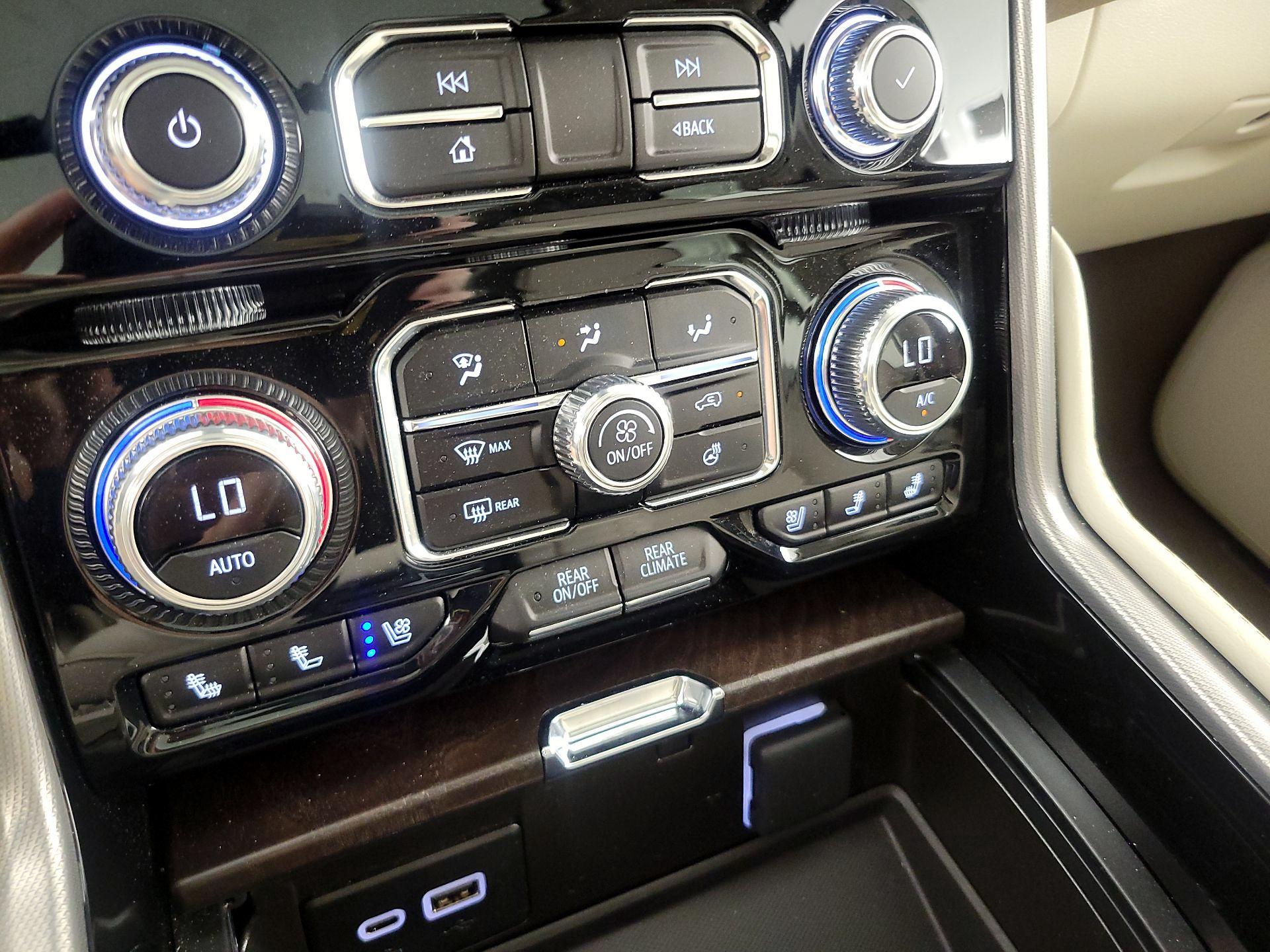 Thumbnail: 2024 GMC Yukon XL - 17