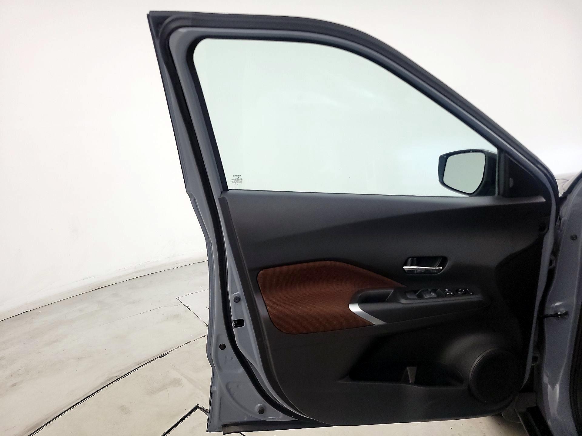 Thumbnail: 2021 Nissan Kicks - 12
