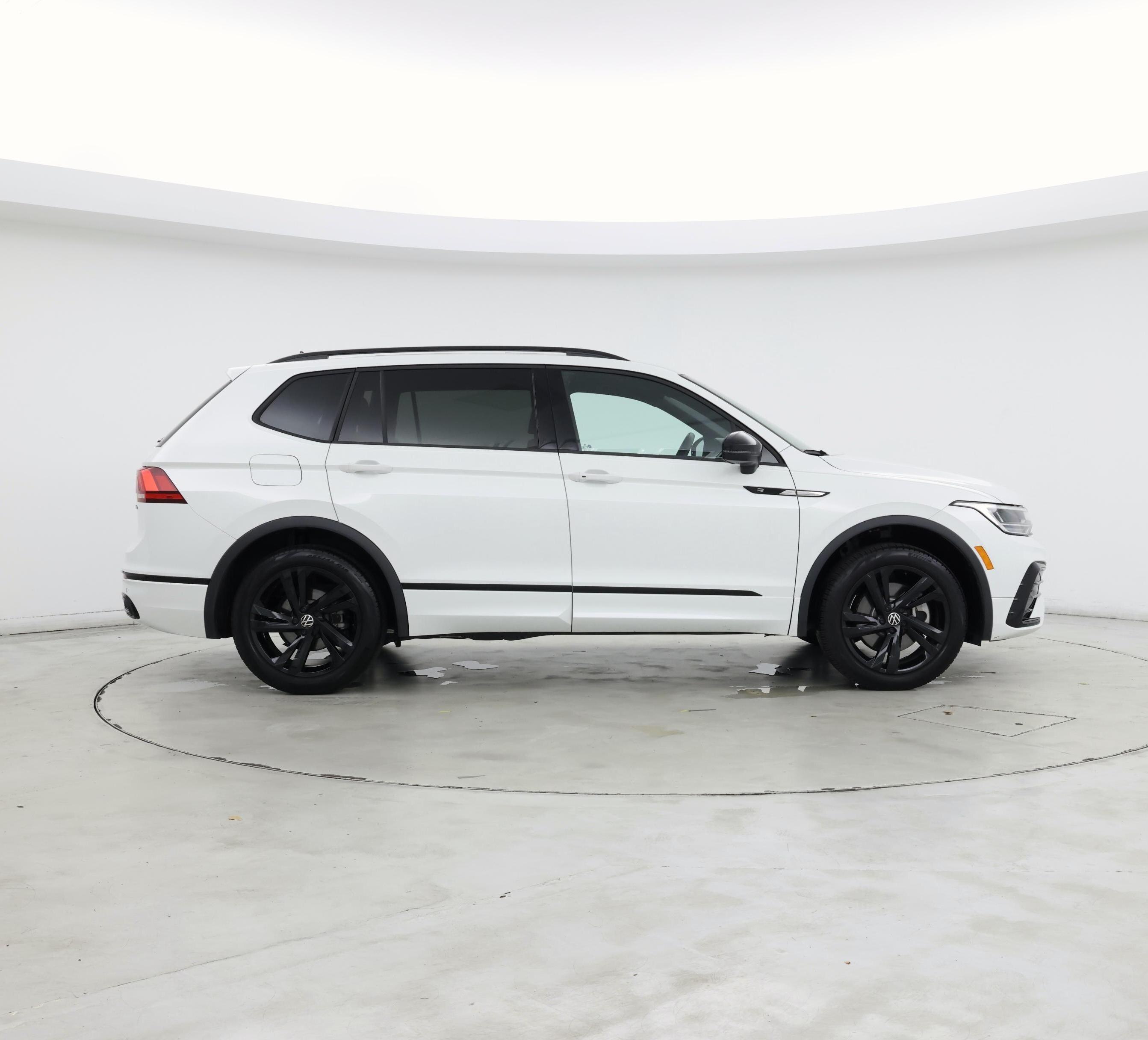 Thumbnail: 2024 Volkswagen Tiguan - 7
