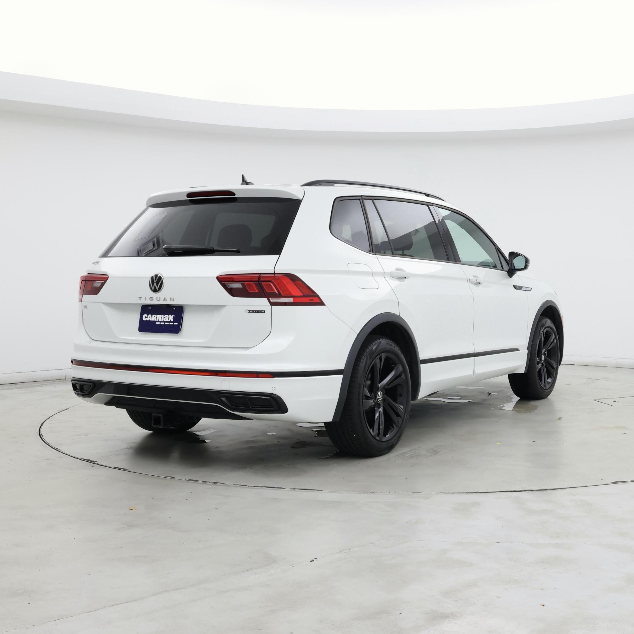 Thumbnail: 2024 Volkswagen Tiguan - 8