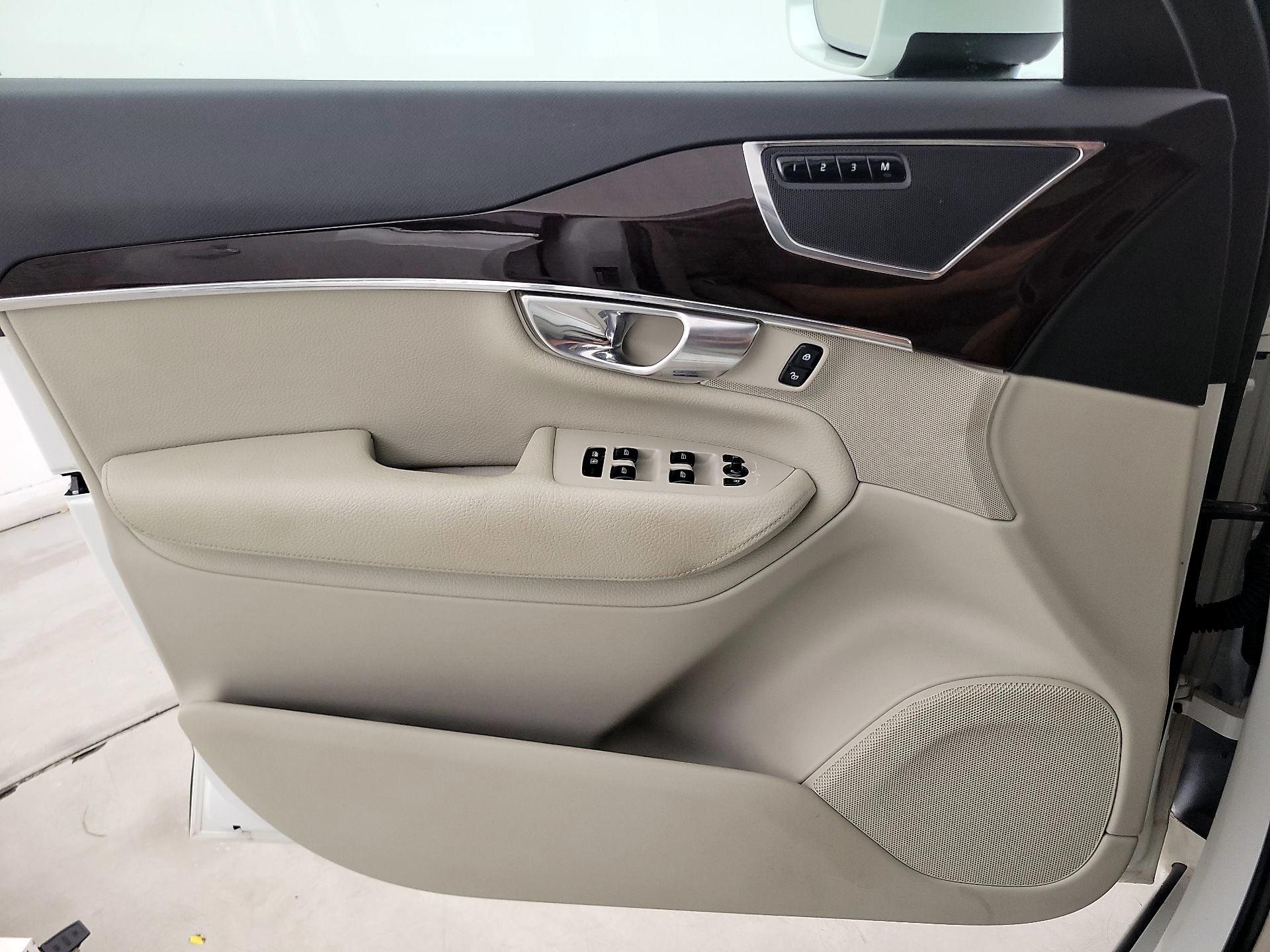 Thumbnail: 2017 Volvo XC90 - 12
