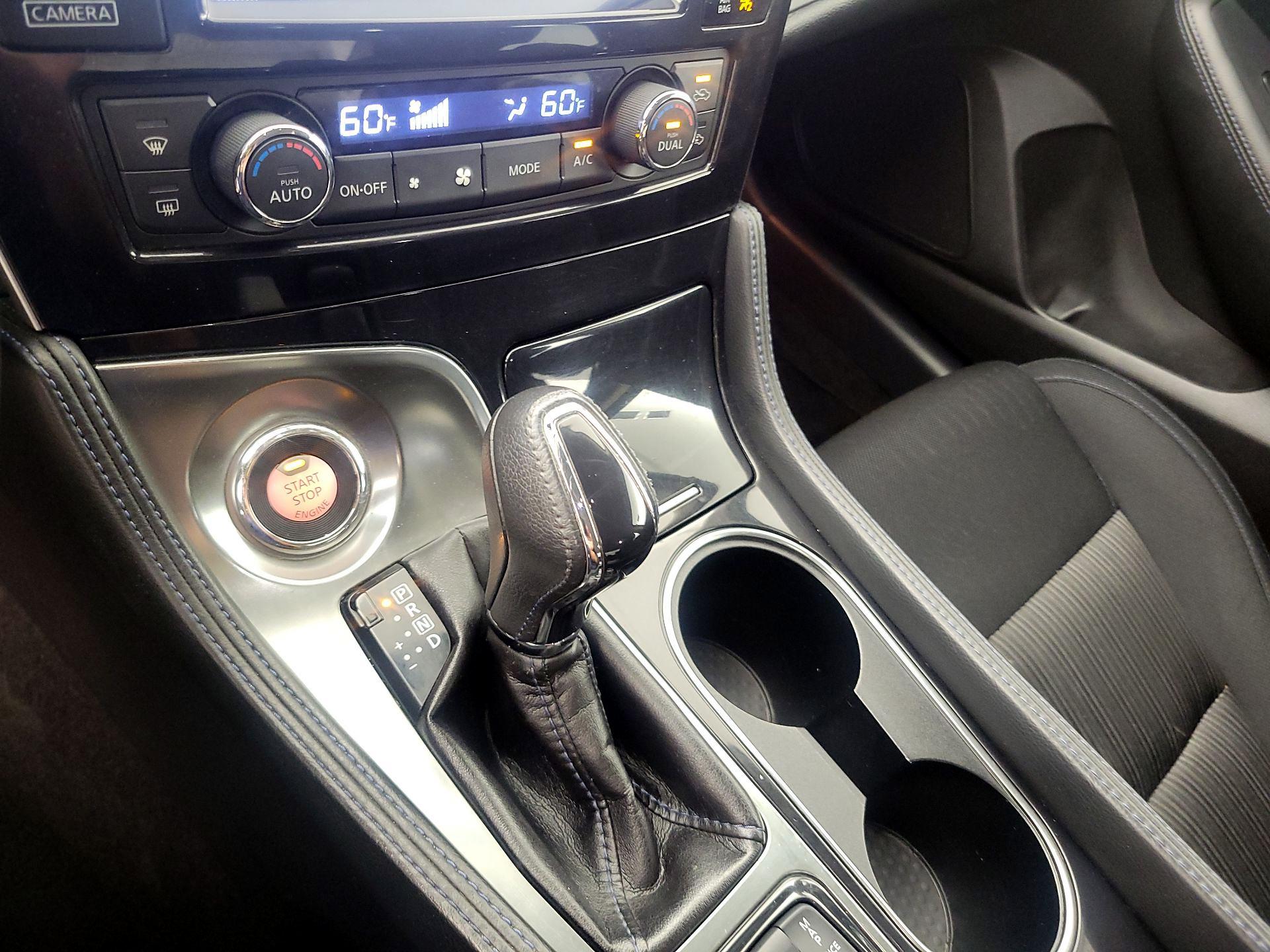Thumbnail: 2016 Nissan Maxima - 17