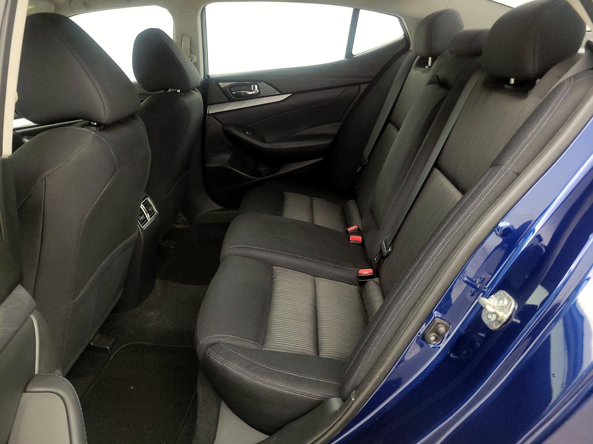 Thumbnail: 2016 Nissan Maxima - 20