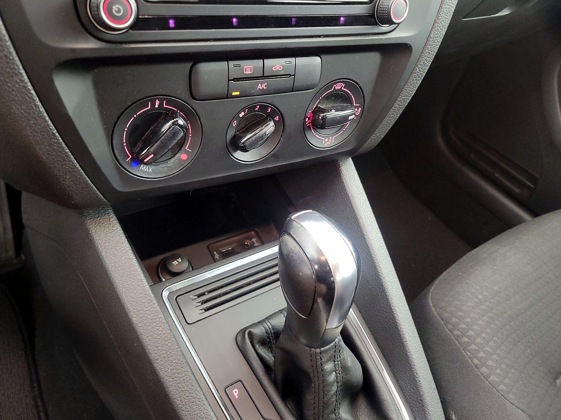 Thumbnail: 2016 Volkswagen Jetta - 16