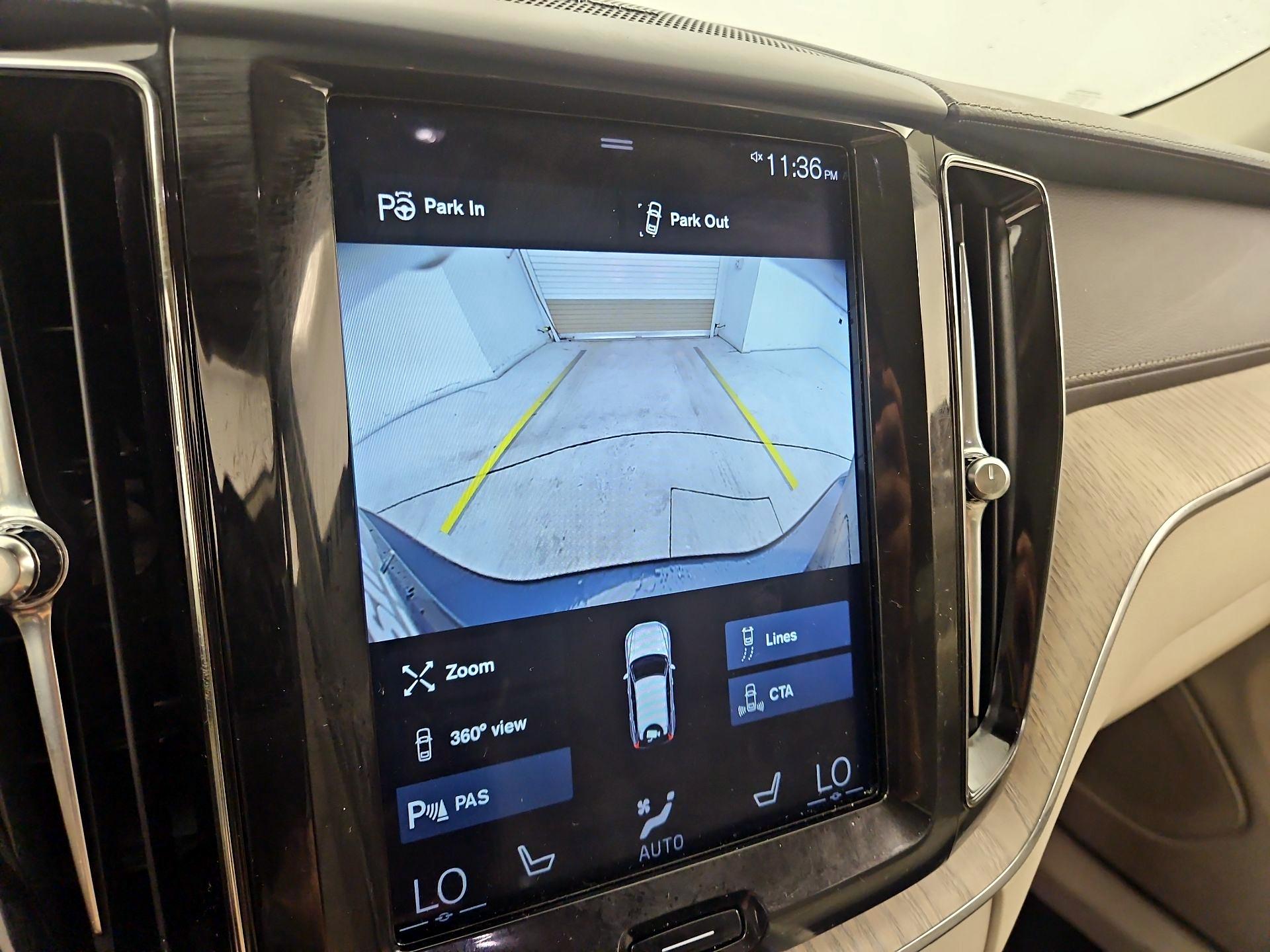 Thumbnail: 2019 Volvo XC60 - 14
