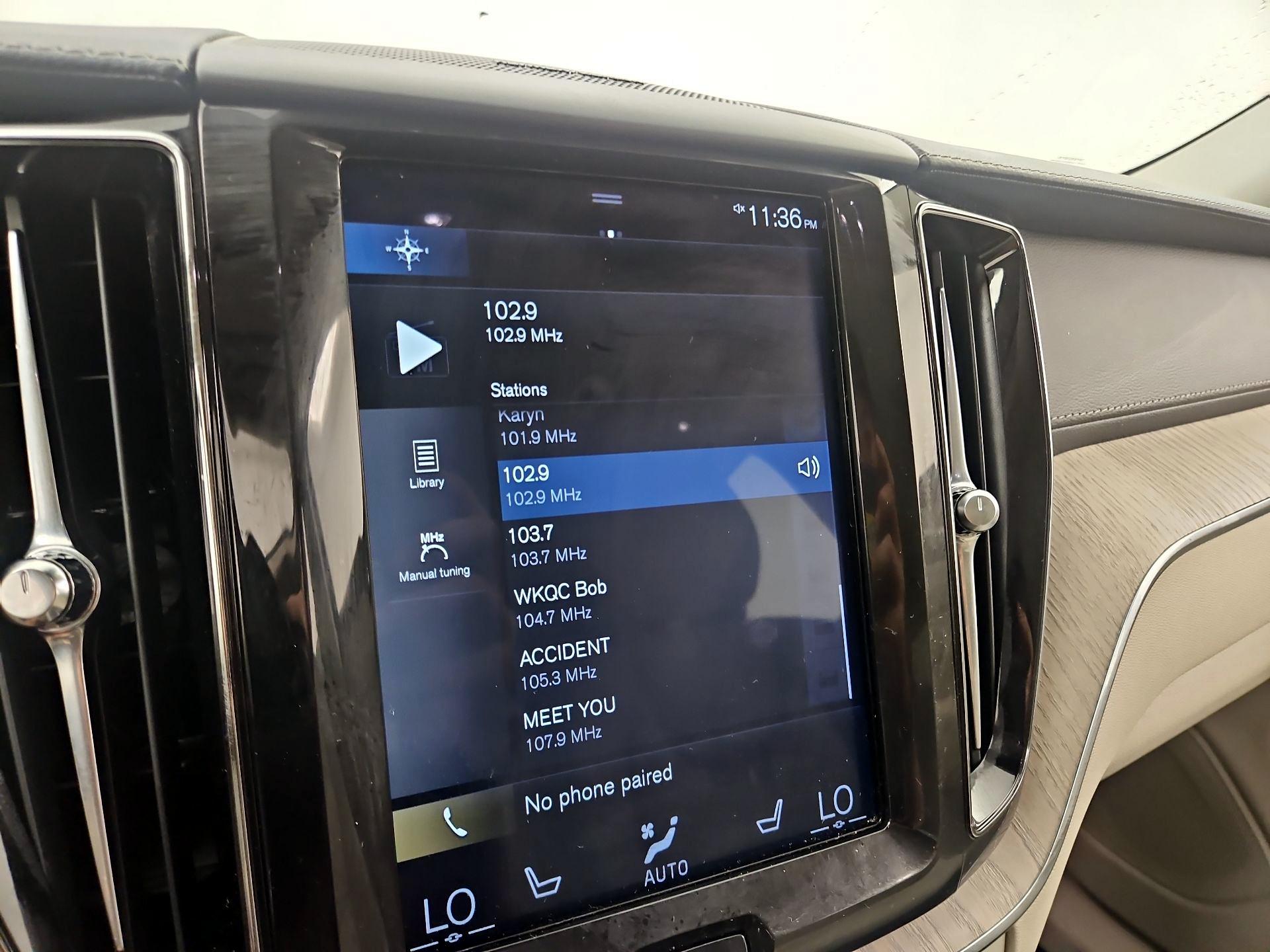 Thumbnail: 2019 Volvo XC60 - 15