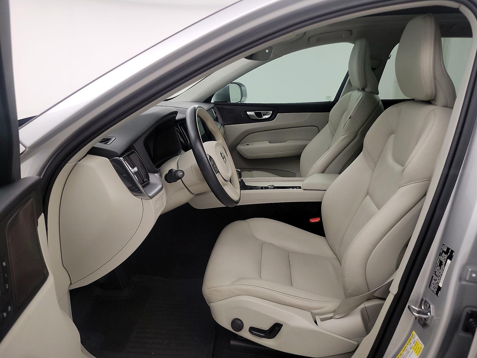Thumbnail: 2020 Volvo XC60 - 11