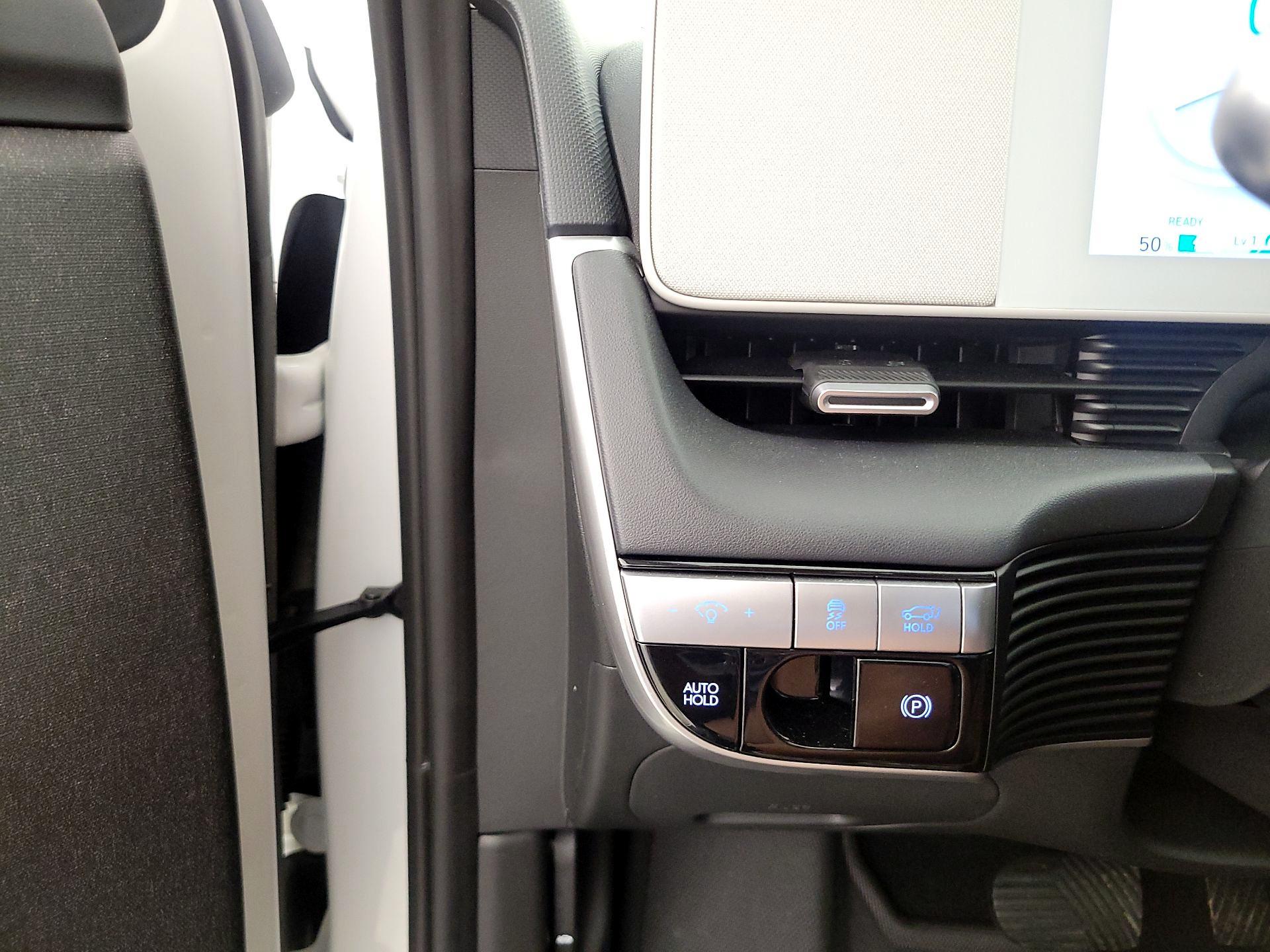 Thumbnail: 2023 Hyundai Ioniq 5 - 13