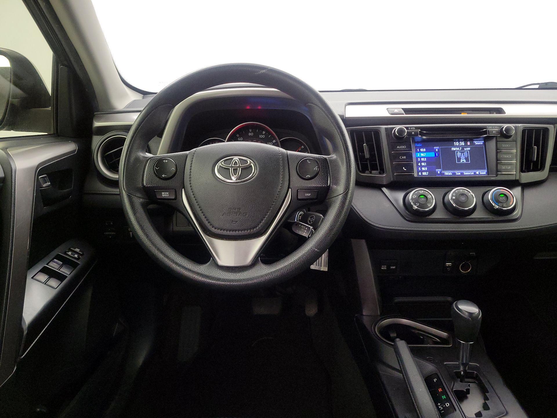 Thumbnail: 2016 Toyota RAV4 - 10