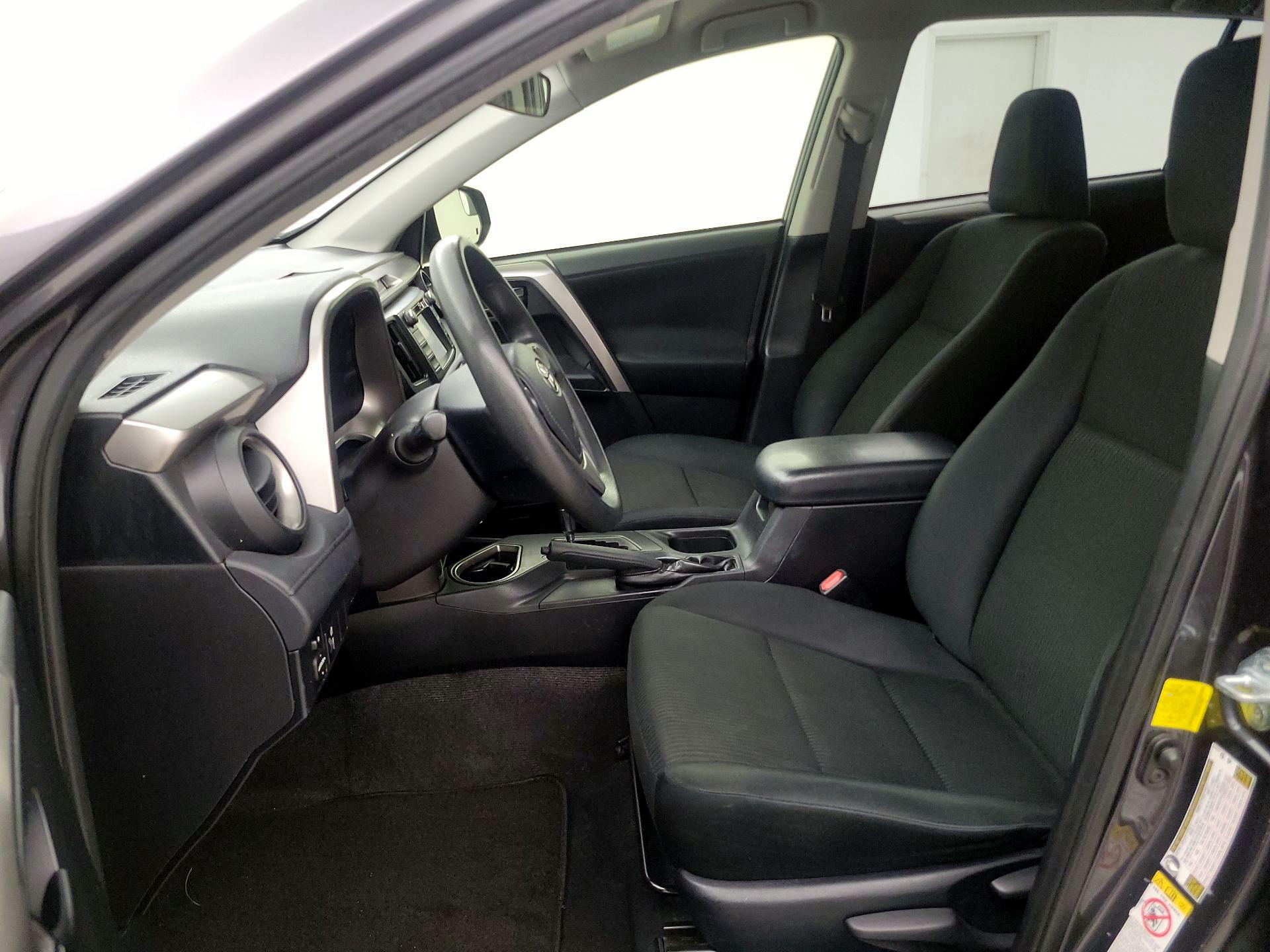 Thumbnail: 2016 Toyota RAV4 - 11
