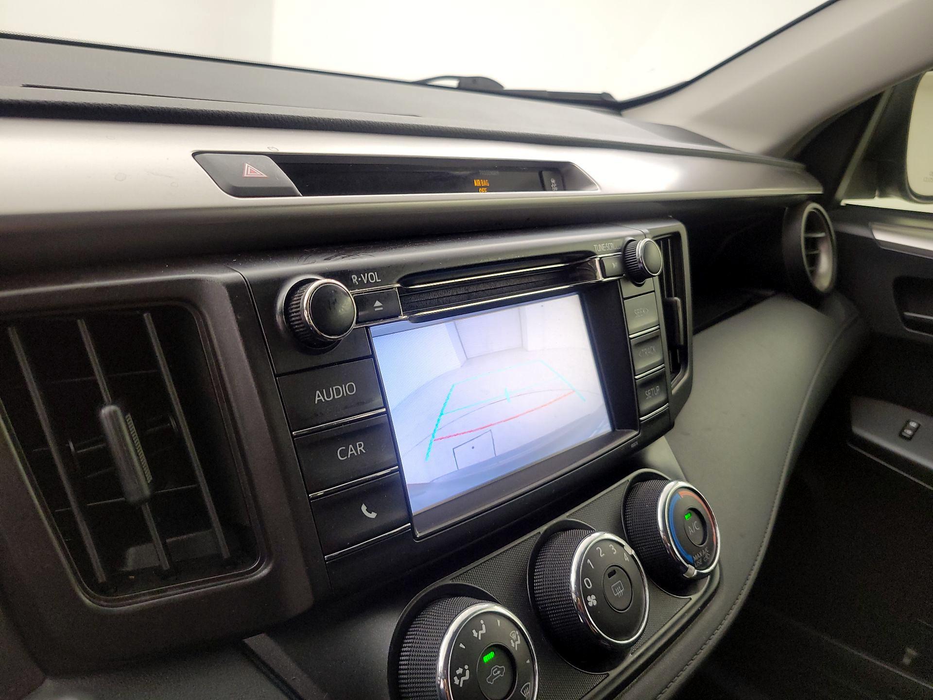 Thumbnail: 2016 Toyota RAV4 - 14