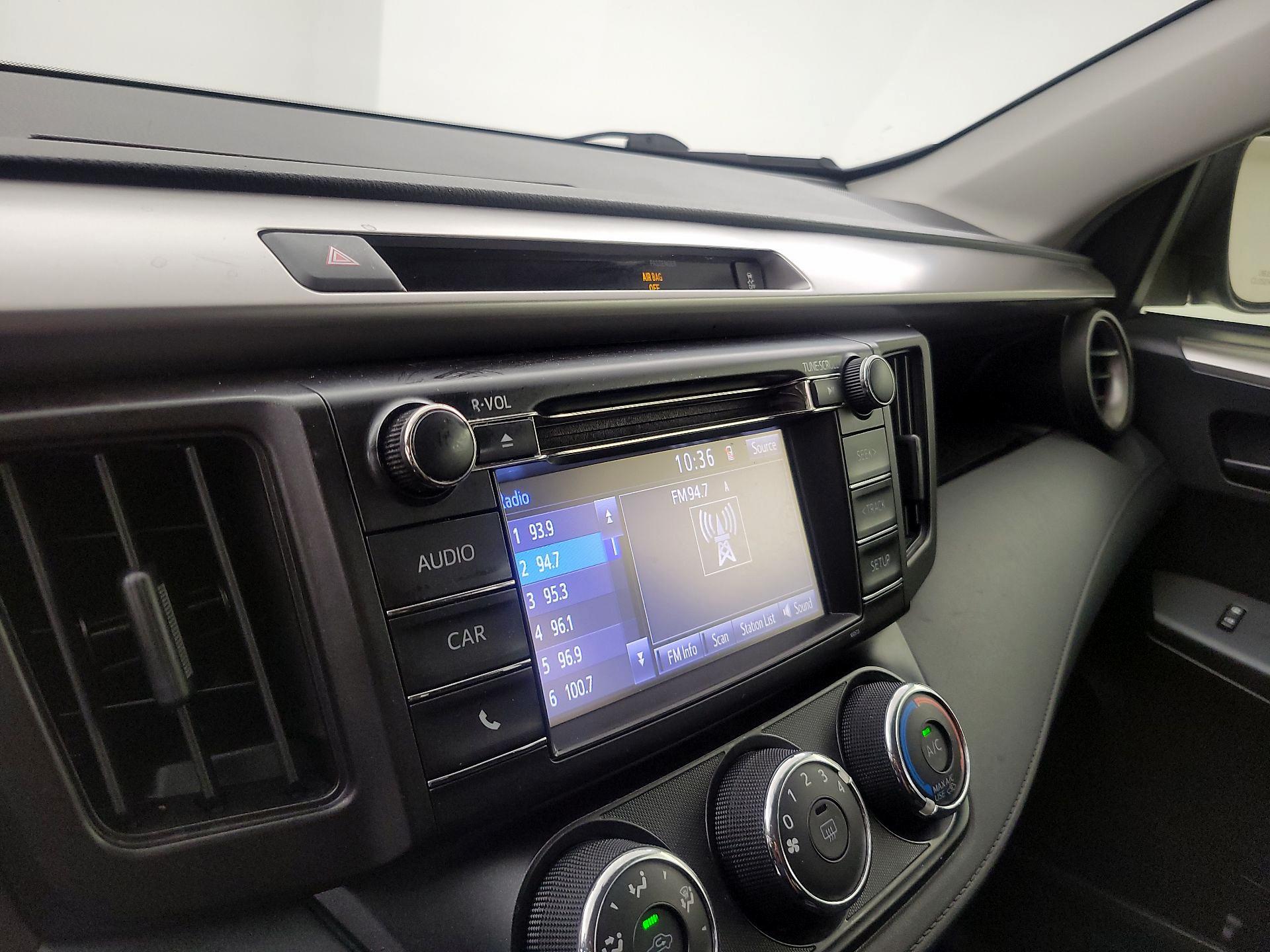 Thumbnail: 2016 Toyota RAV4 - 15