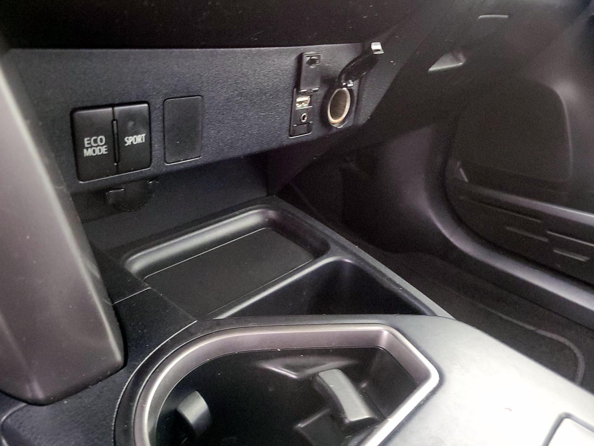 Thumbnail: 2016 Toyota RAV4 - 18