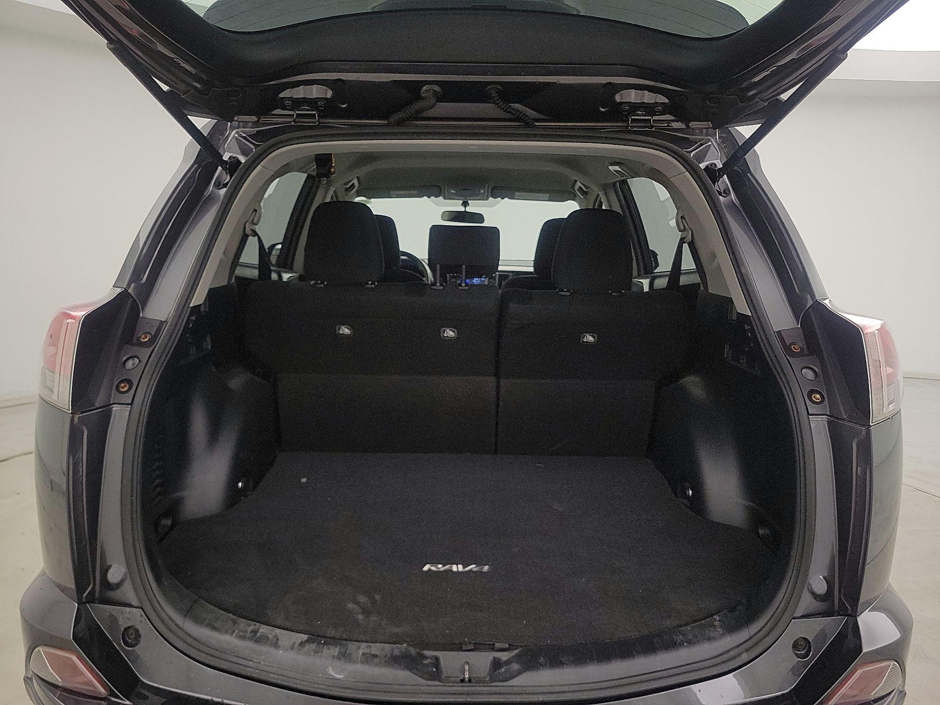 Thumbnail: 2016 Toyota RAV4 - 20