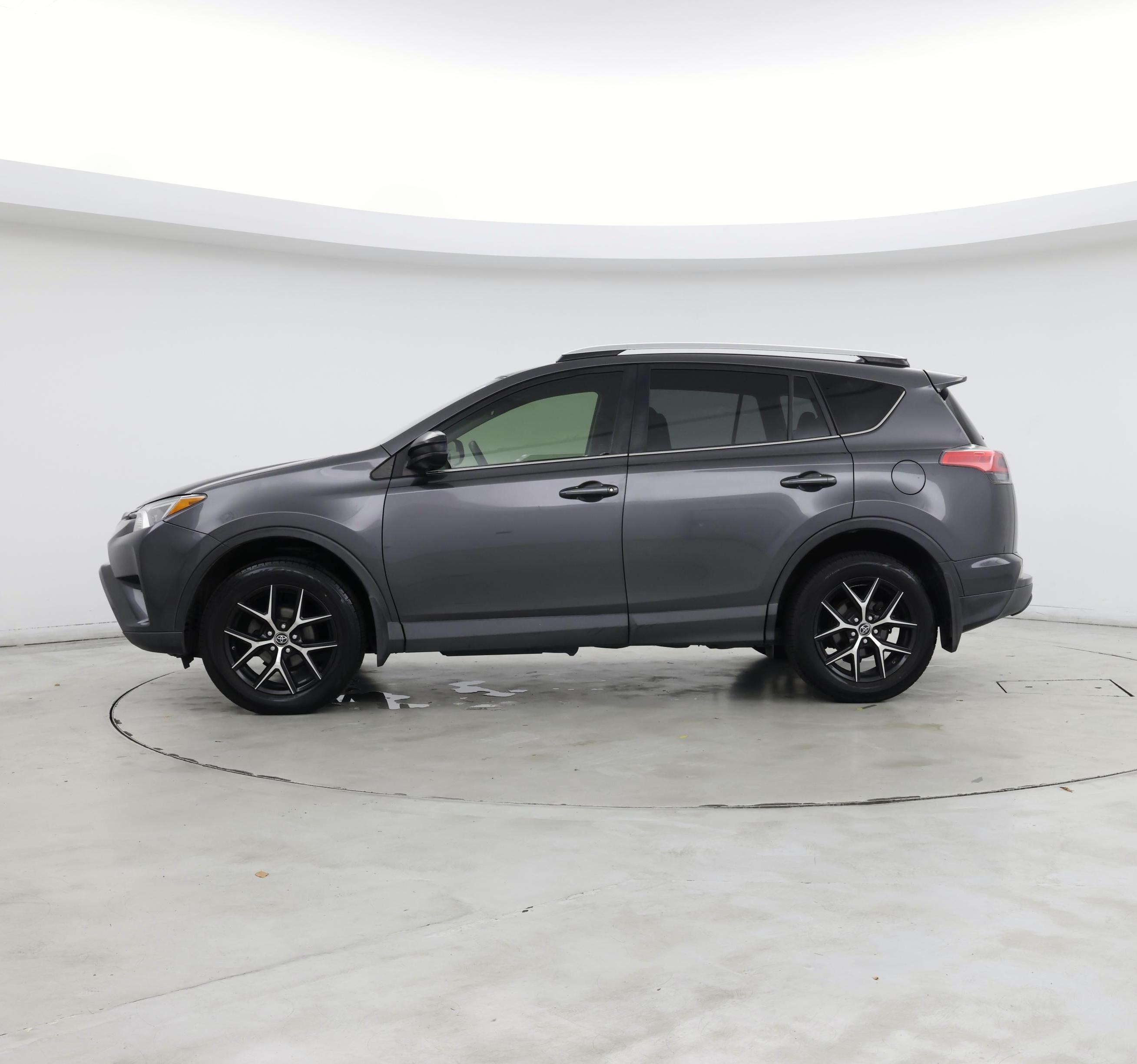 Thumbnail: 2016 Toyota RAV4 - 3