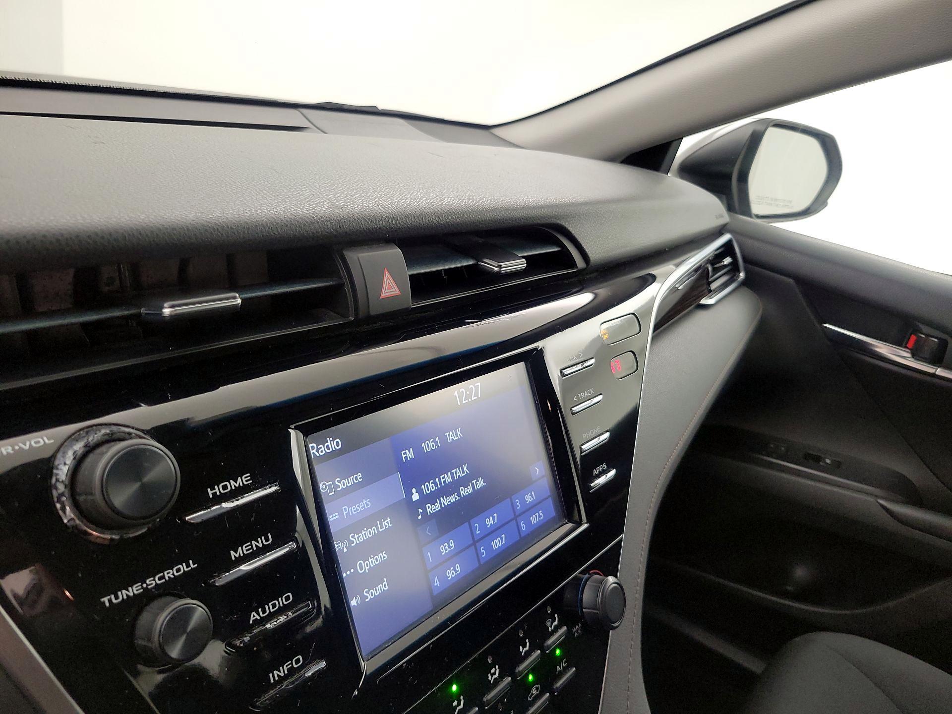 Thumbnail: 2018 Toyota Camry - 15