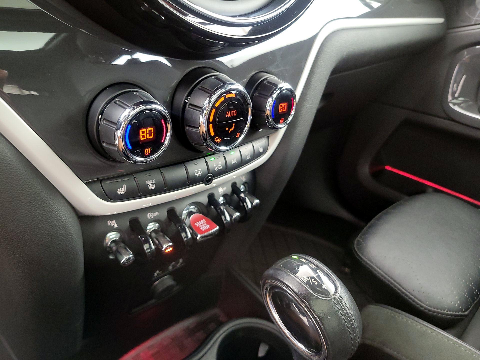Thumbnail: 2017 MINI Cooper Countryman - 17