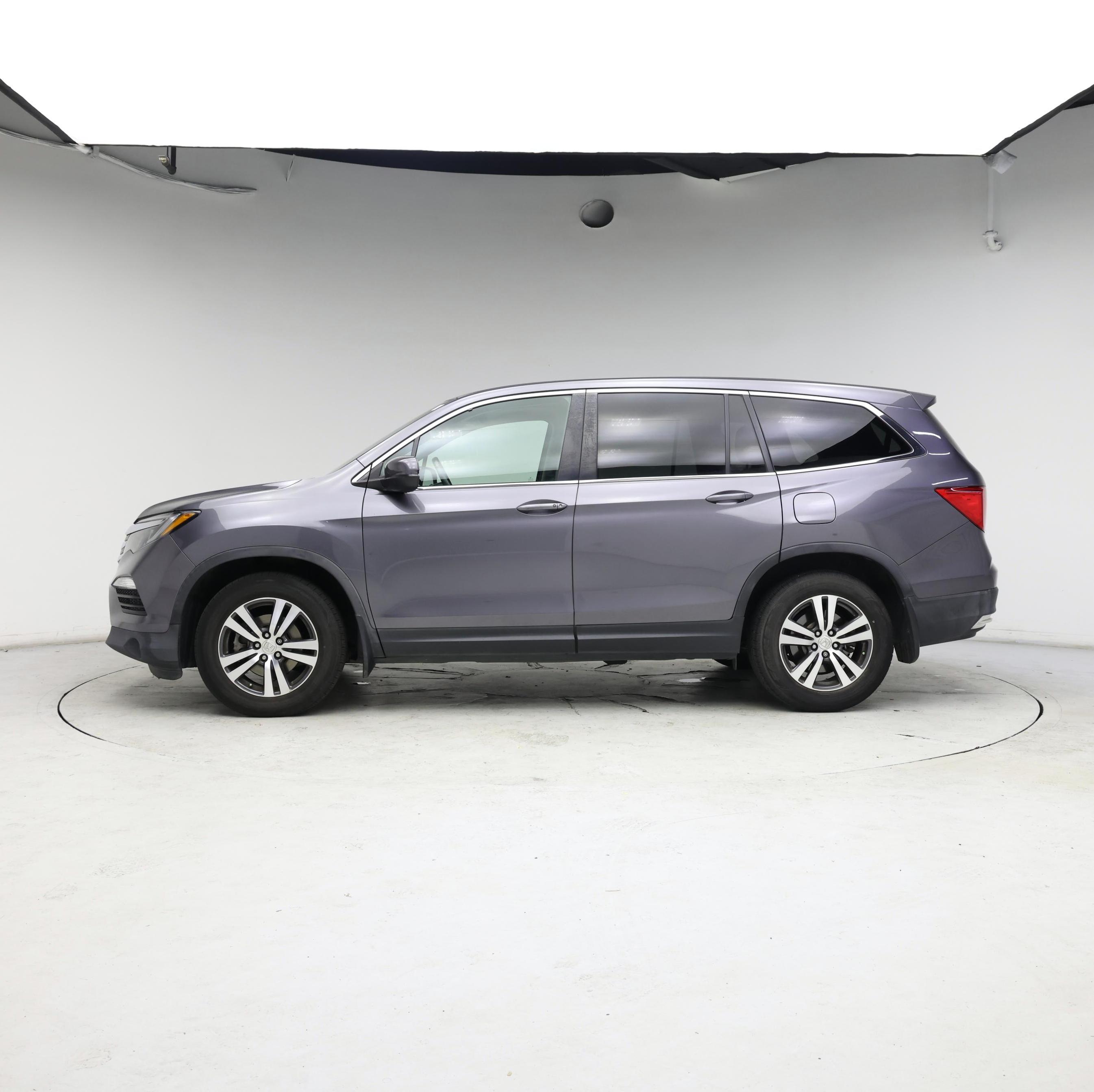 Thumbnail: 2016 Honda Pilot - 3