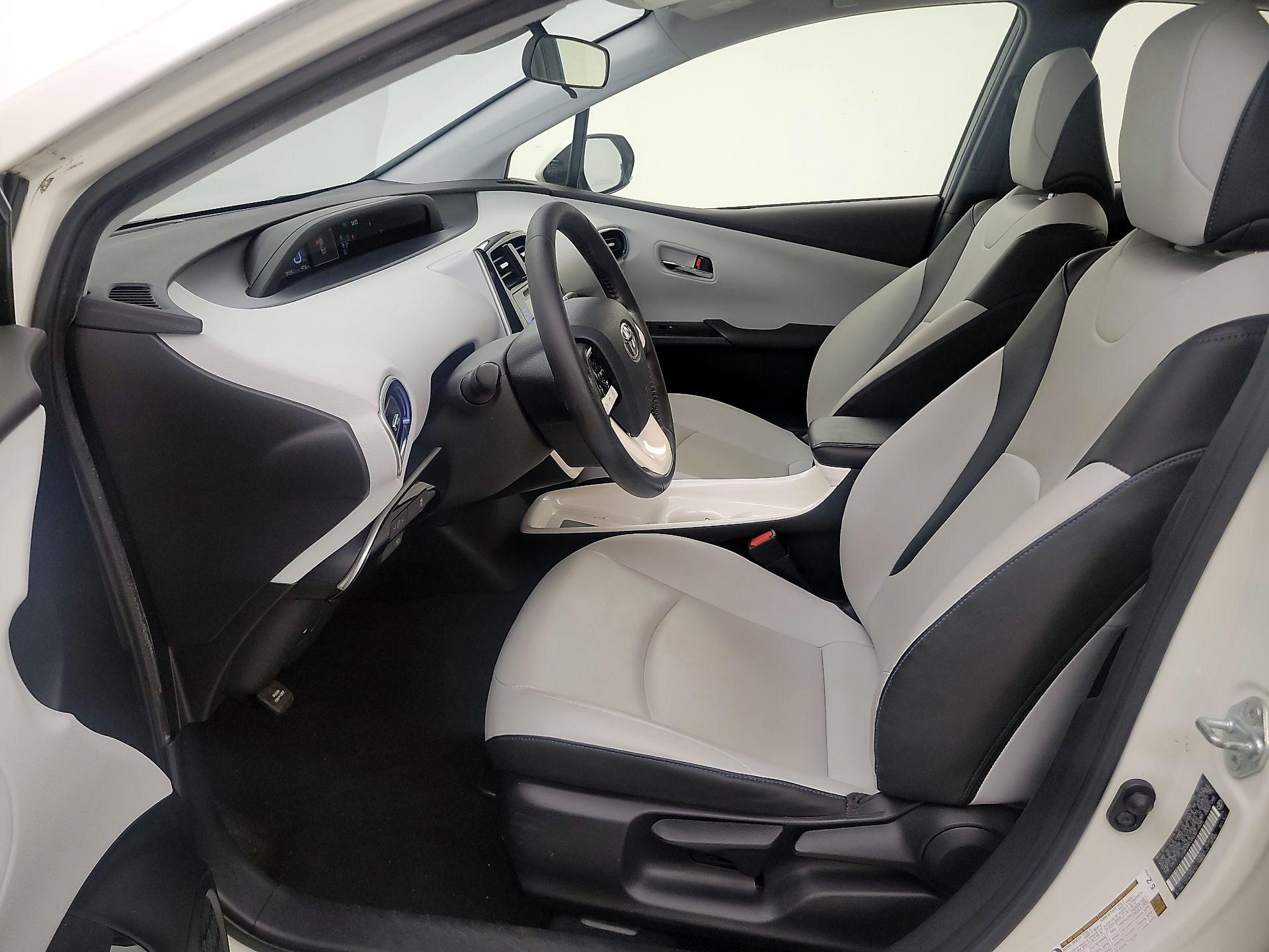 Thumbnail: 2016 Toyota Prius - 11