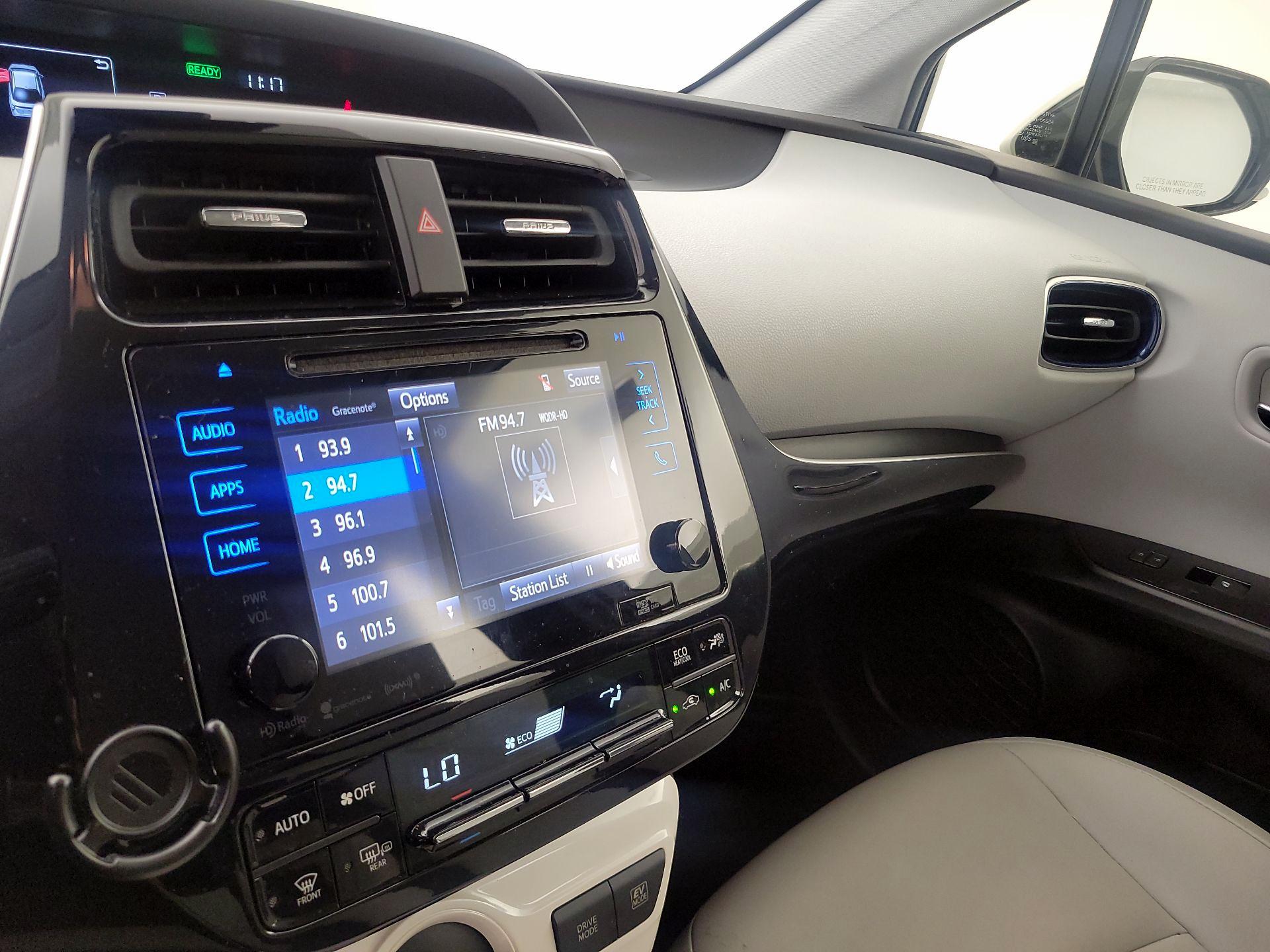 Thumbnail: 2016 Toyota Prius - 16