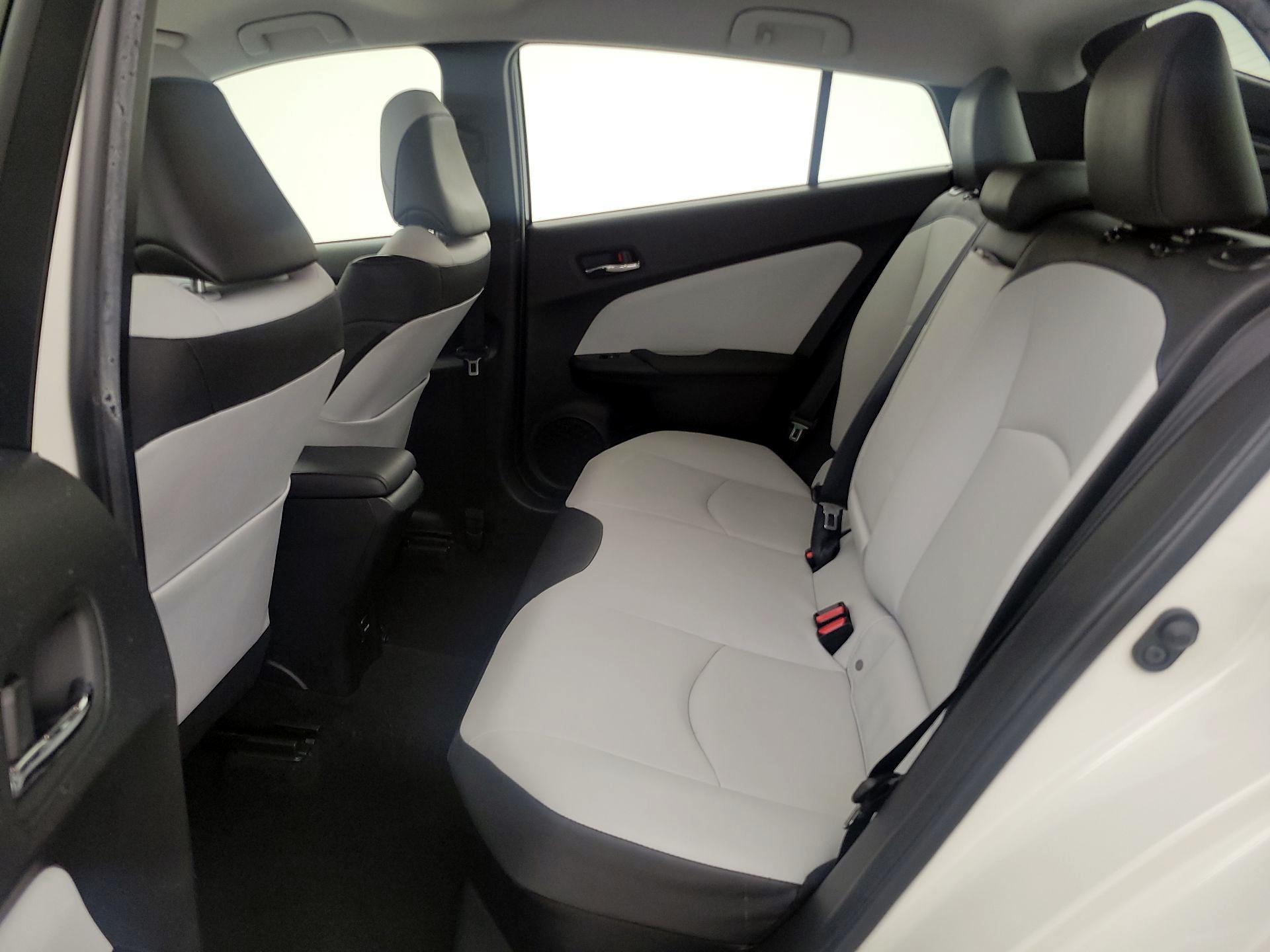 Thumbnail: 2016 Toyota Prius - 20