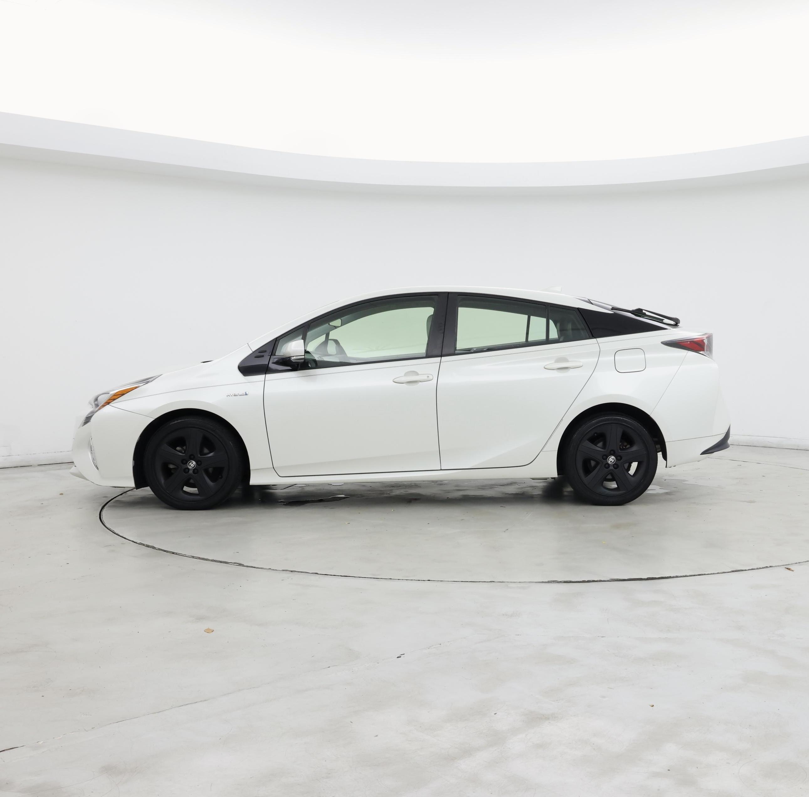 Thumbnail: 2016 Toyota Prius - 3